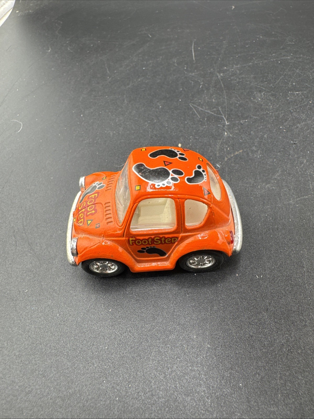KinToy Foot Step Design Volkswagen VW Beetle Pullback 2.25″ Toy Car