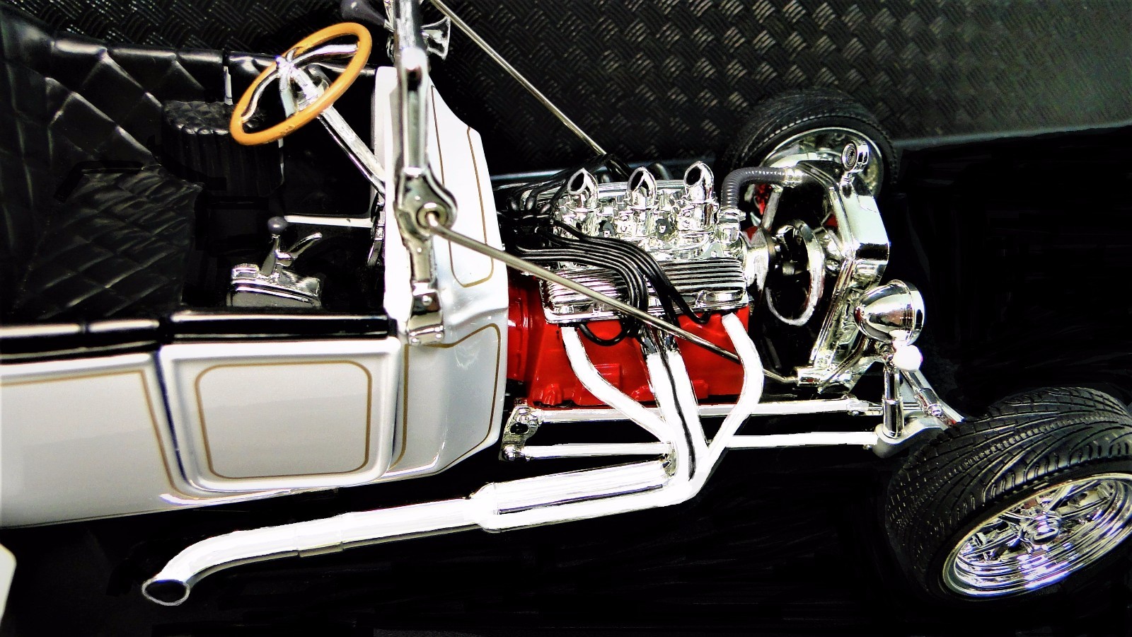 Race Car w/Corvette Engine 24 Hot Rod55 1955 57 1957 12 Carousel White 1:18 1963