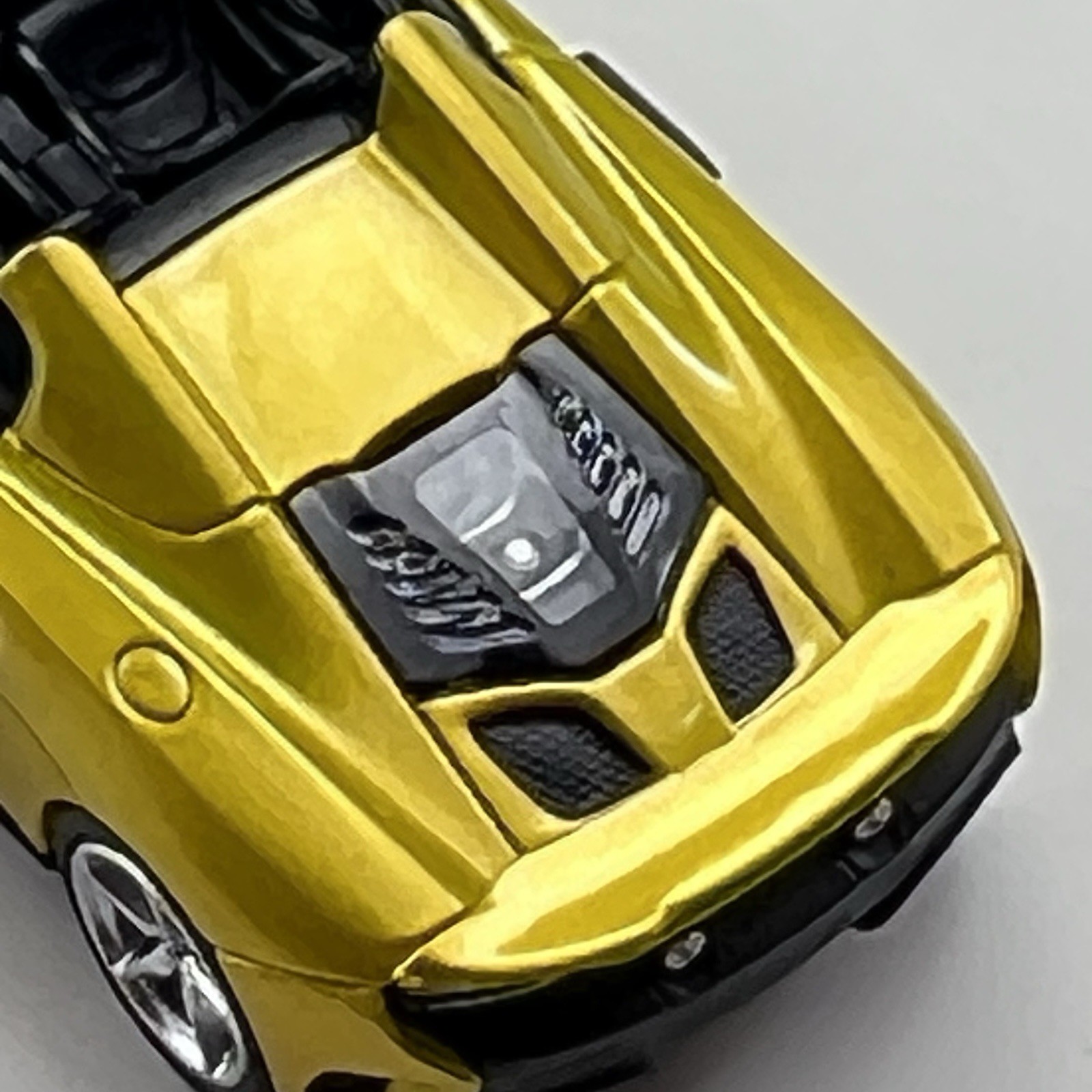 Minichamps 1/87 HO McLaren 675LT Spider 2016 Solis Yellow Metallic 870154434