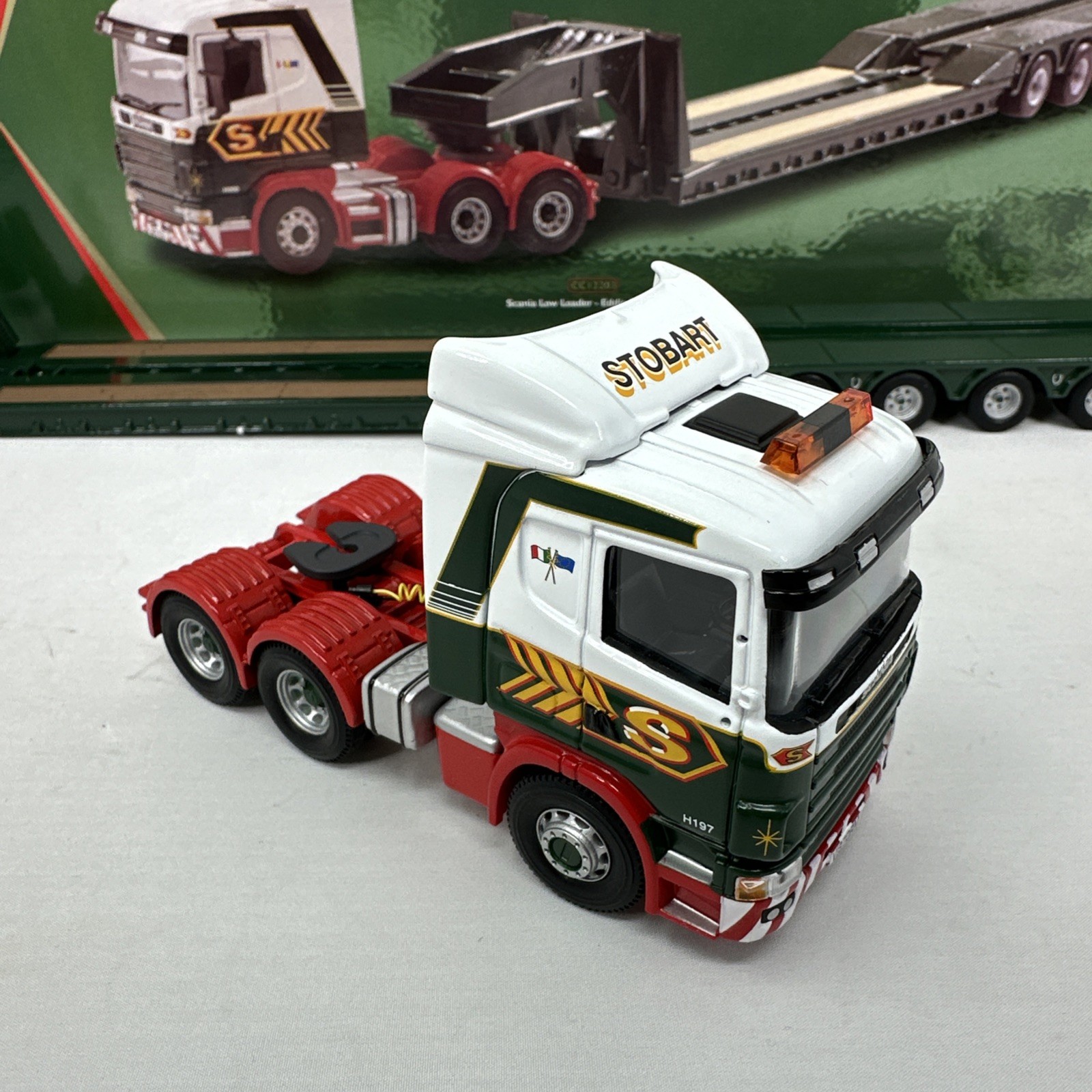 CORGI CLASSICS EDDIE STOBART SCANIA 4 SERIES LOW LOADER TRUCK MODEL CC12203 1:50