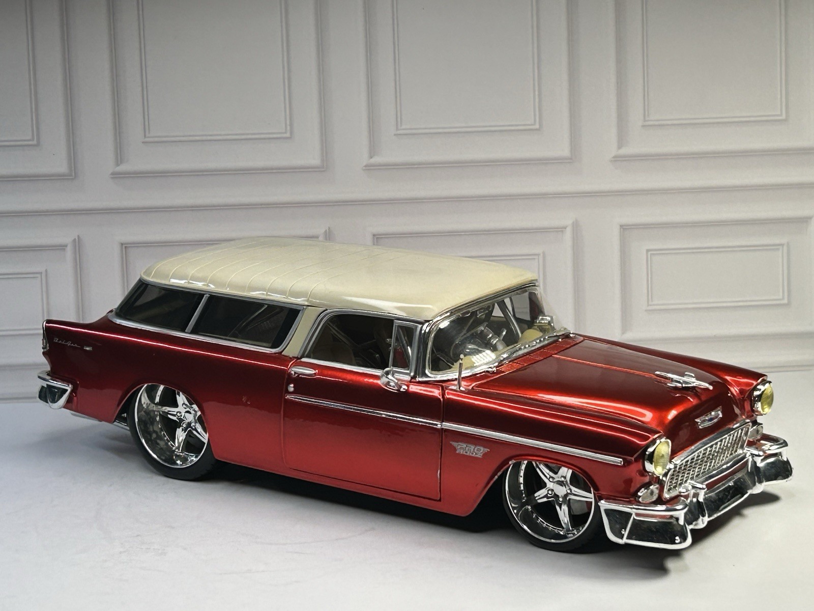 RARE Maisto 1955 Chevrolet Bel Air Nomad Pro Rodz Metallic Red 1:18 Die Cast