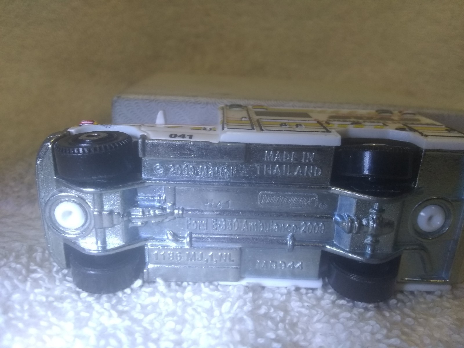 Mattel Matchbox 2009 Ford E-350 Ambulance Santa Ursula Great Condition