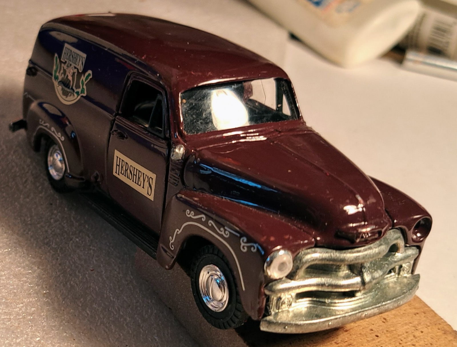 1/43 – Near “O Scale” 1954 Chevy Delivery Panel Truck Hershey – read