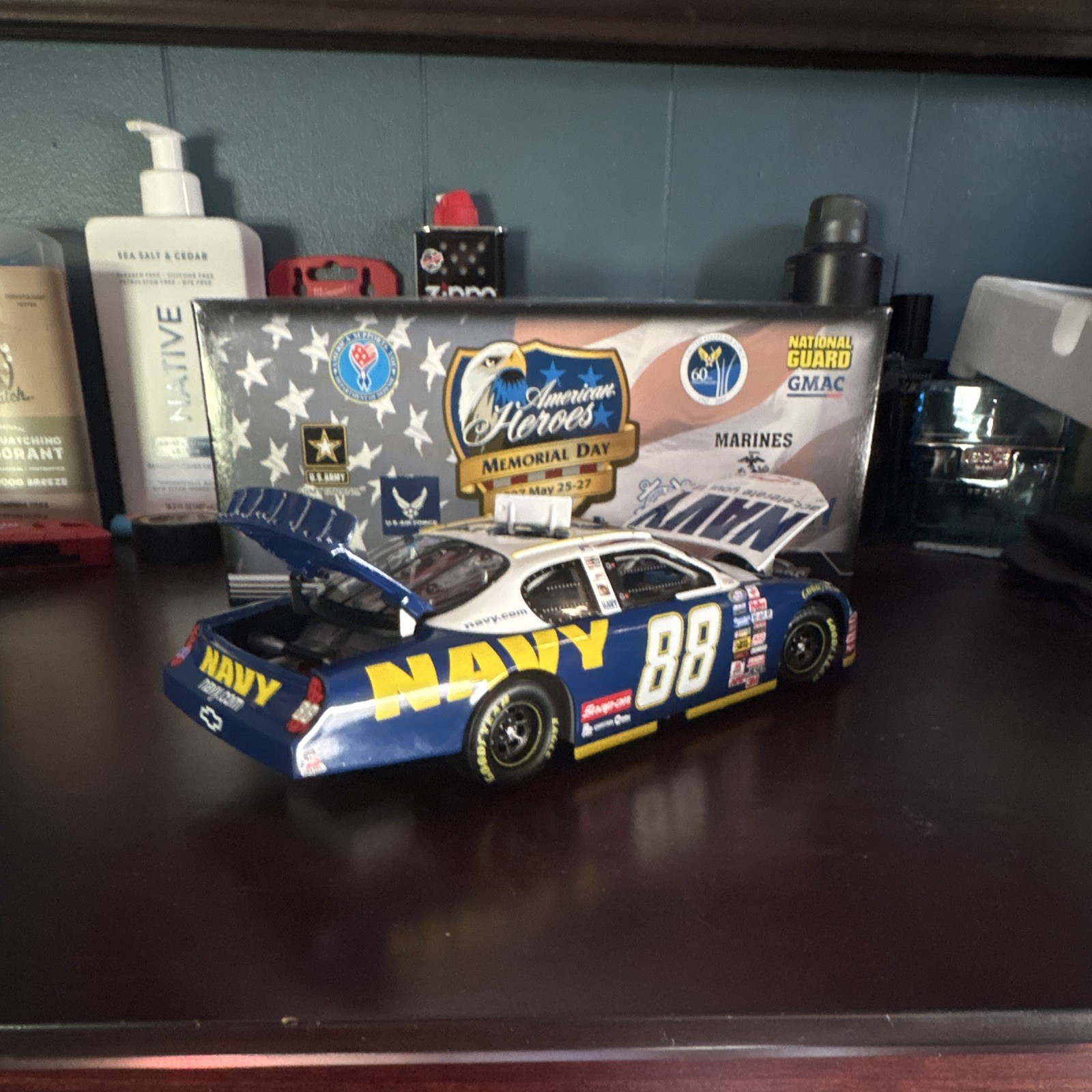 Motorsports Authentics 1:24 Shane Huffman #88 2007 Chevy Monte Carlo SS Diecast