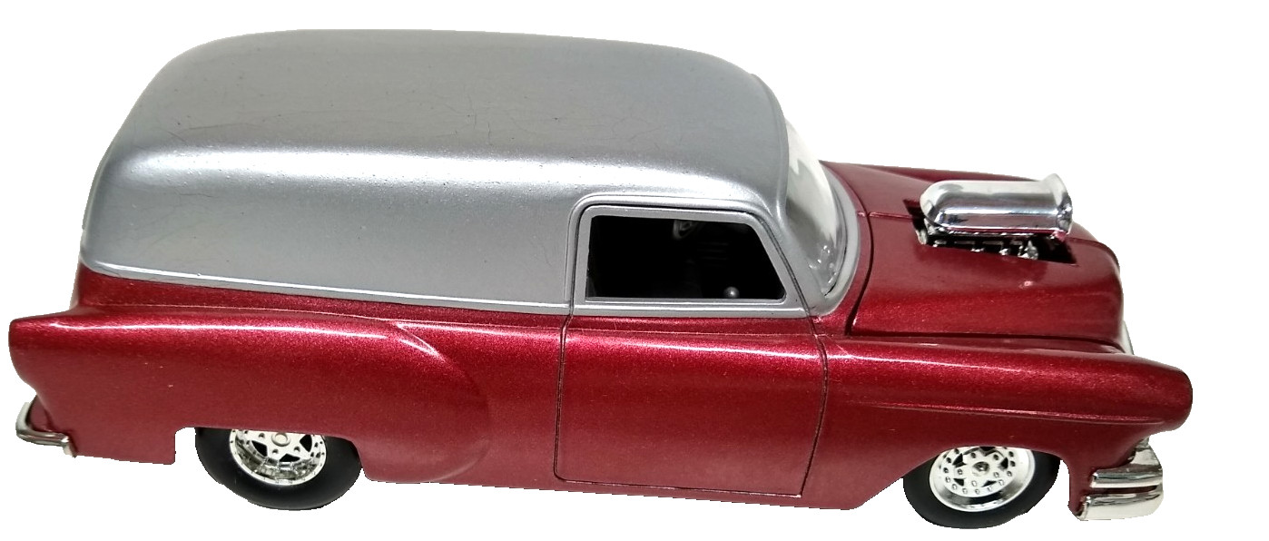 Racing Champions 1954 Chevy Panel Truck 1:24 Die-Cast 98150 JUNKYARD READ DAMAGE