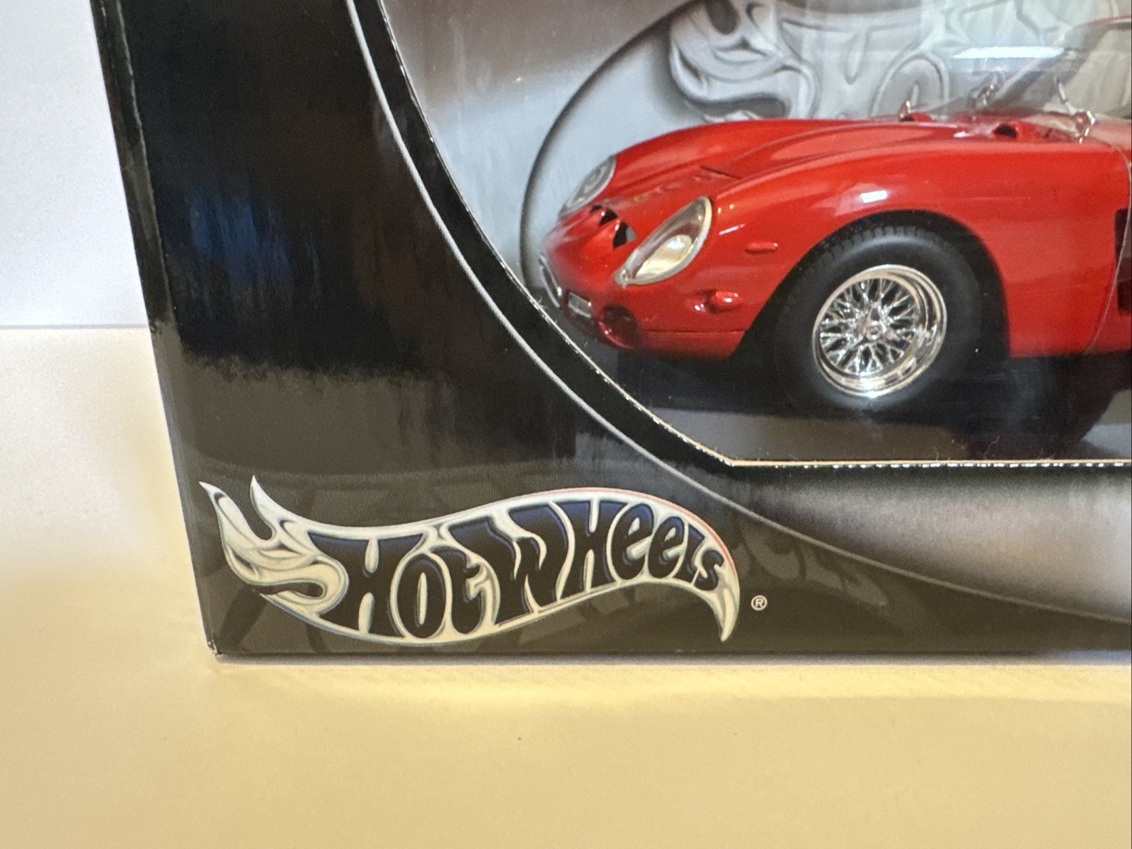 NIB Hot Wheels 1:18 DieCast 1962 Ferrari 250 GTO Rosso Corsa Racing Red
