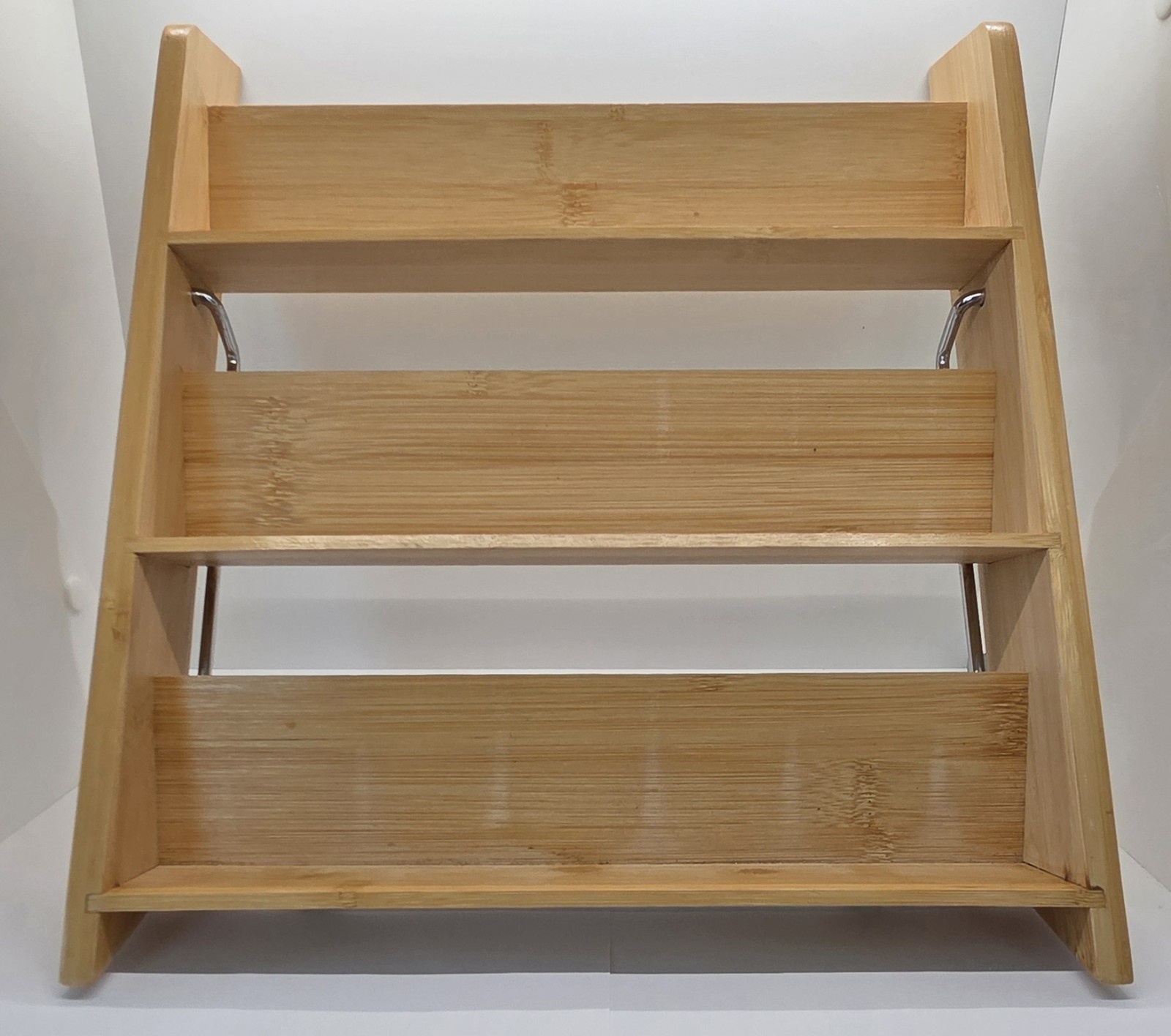 GENERIC STAIR-STYLE DISPLAY STAND, USEFUL FOR APPROXIMATELY 6 HOT WHEELS 1:64