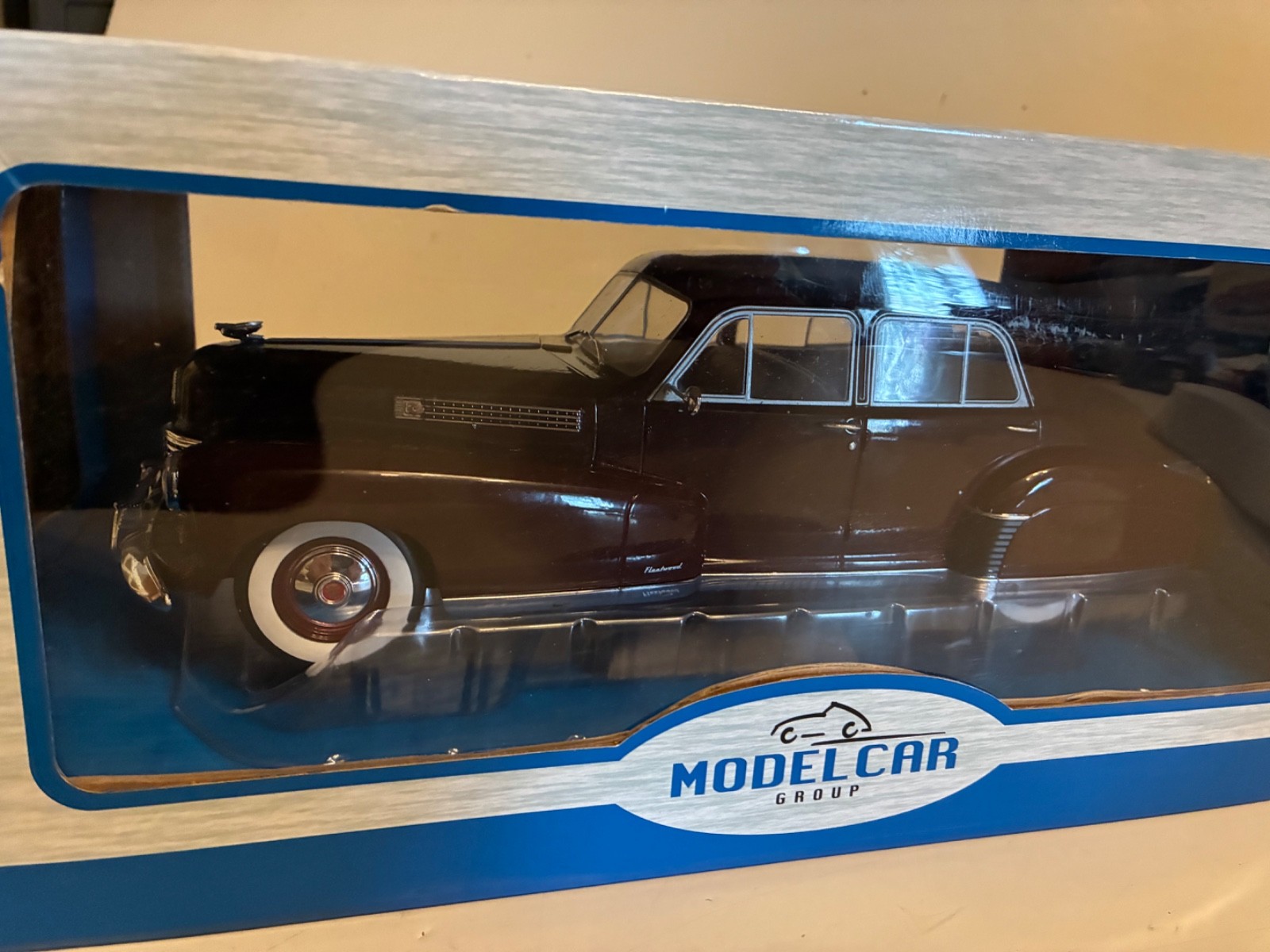 MCG (MODEL CAR GROUP) 1941 CADILLAC FLEETWOOD 1/18 SCALE new in BOX
