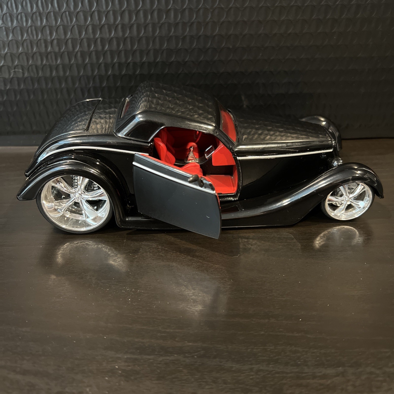 Vintage Jada Toys 2005 D-Rods 1933 Ford Coupe Lowrider Suicide Doors 1:24 Clean