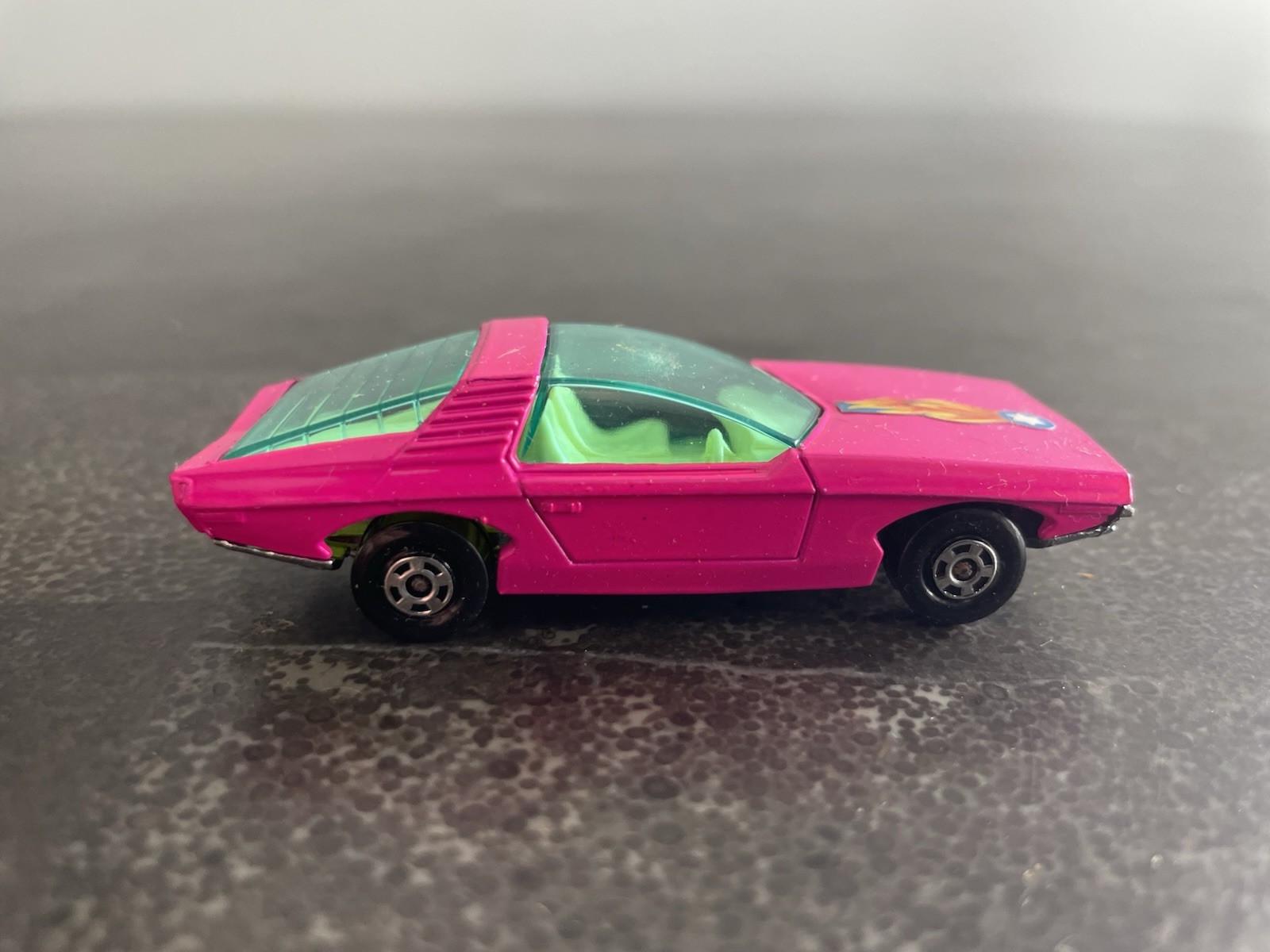 MIB Matchbox Superfast #40 Pink Vauxhall Guildsman 1 in Box Lesney 1971