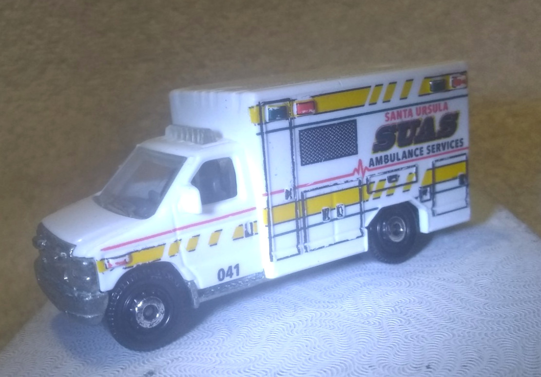 Mattel Matchbox 2009 Ford E-350 Ambulance Santa Ursula Great Condition