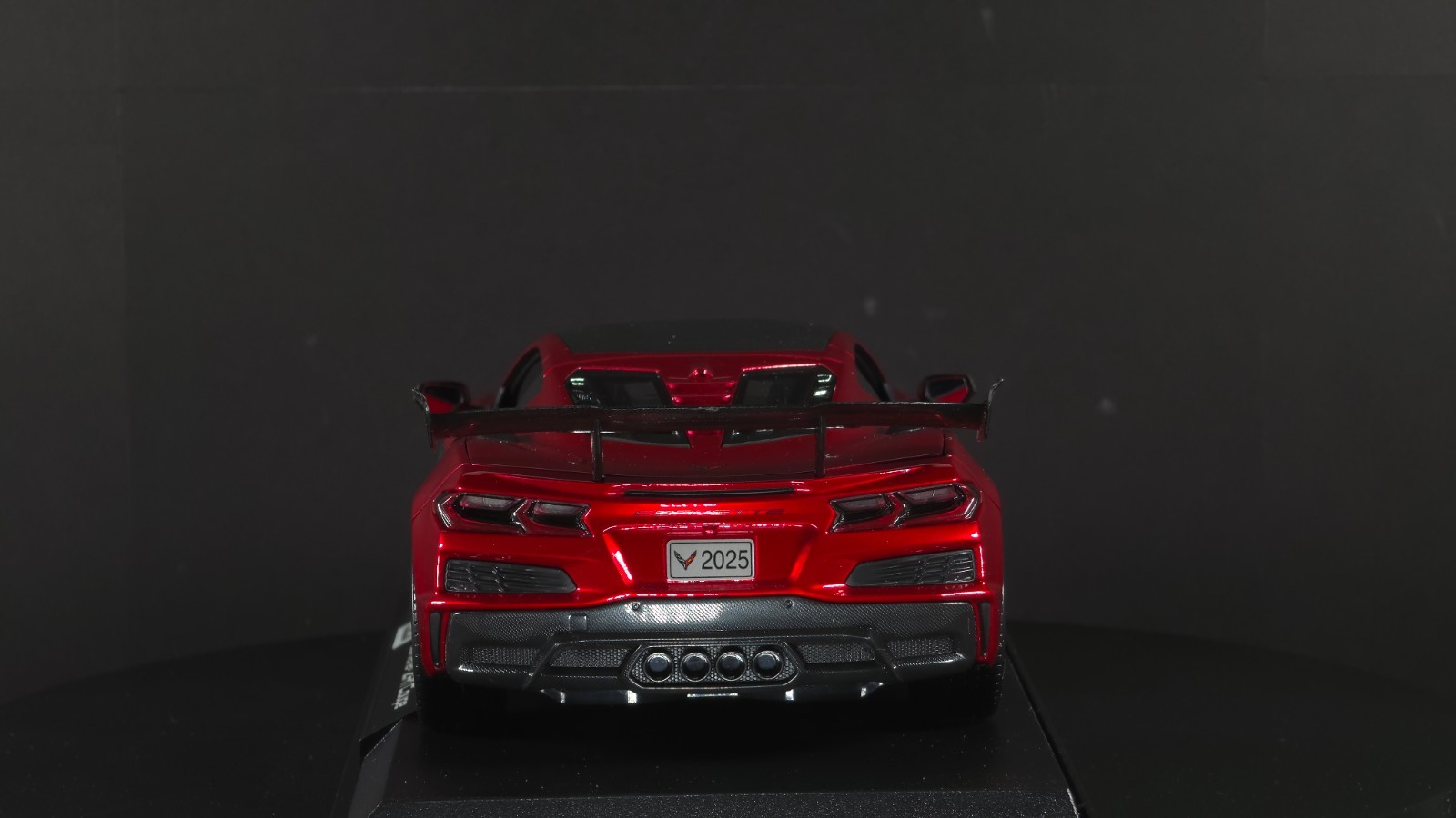 Corvette ZR1 Coupe 1:18 Maisto Exclusive Style Special Edition – Red