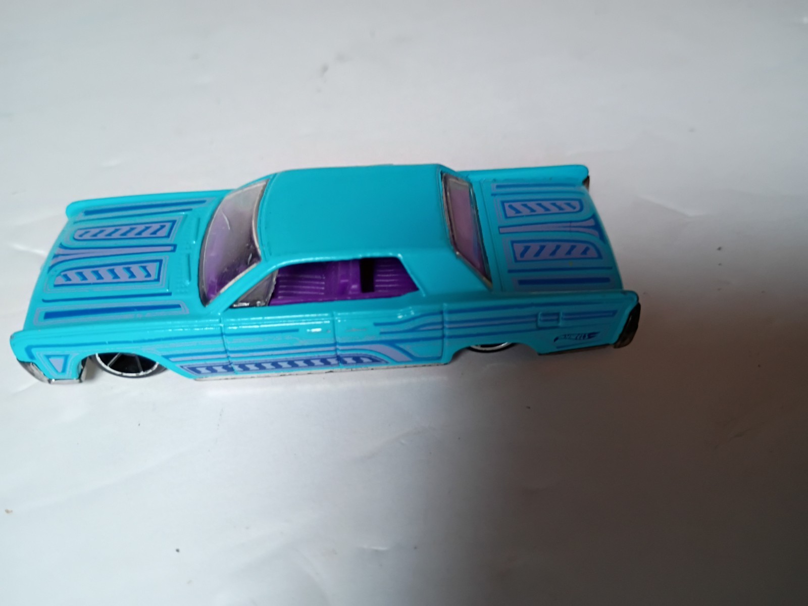 Hot Wheels ’64 Lincoln Continental Light Blue HW Workshop Garage Diecast Car