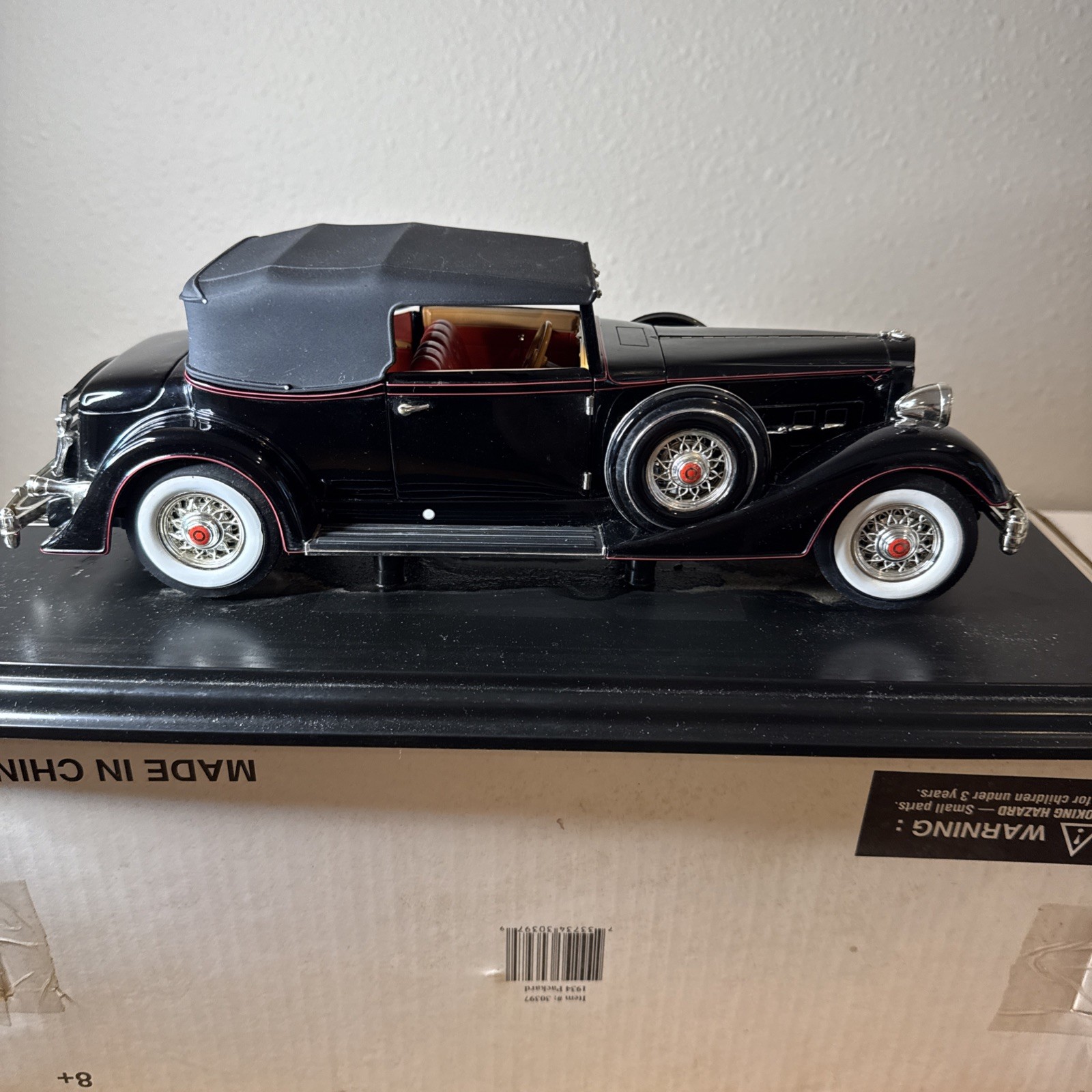 1934 Anson Packard Car Model 1:18 Scale Black Beauty. Removable Top ￼