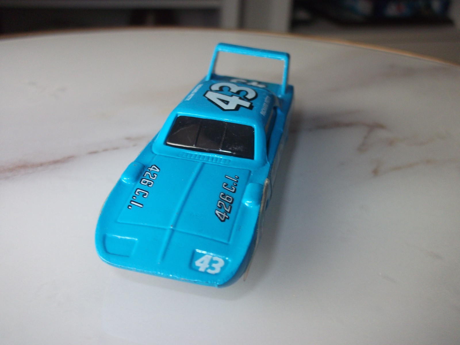 RICHARD PETTY VINTAGE MODEL 1970 PLYMOUTH SUPERBIRD RACING CHAMPIONS 1/64 CAR