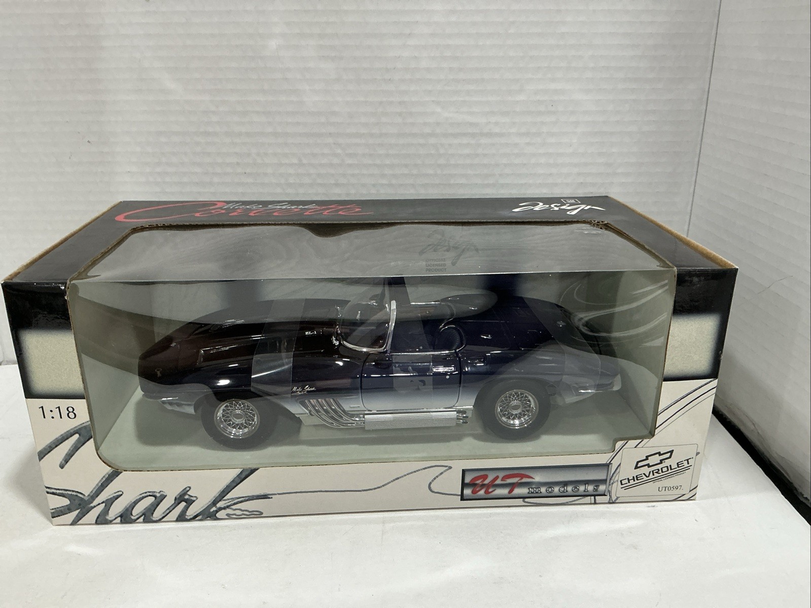 UT Mako Shark 1961 Chevrolet Corvette Concept 1:18 Diecast (NEW NIB)
