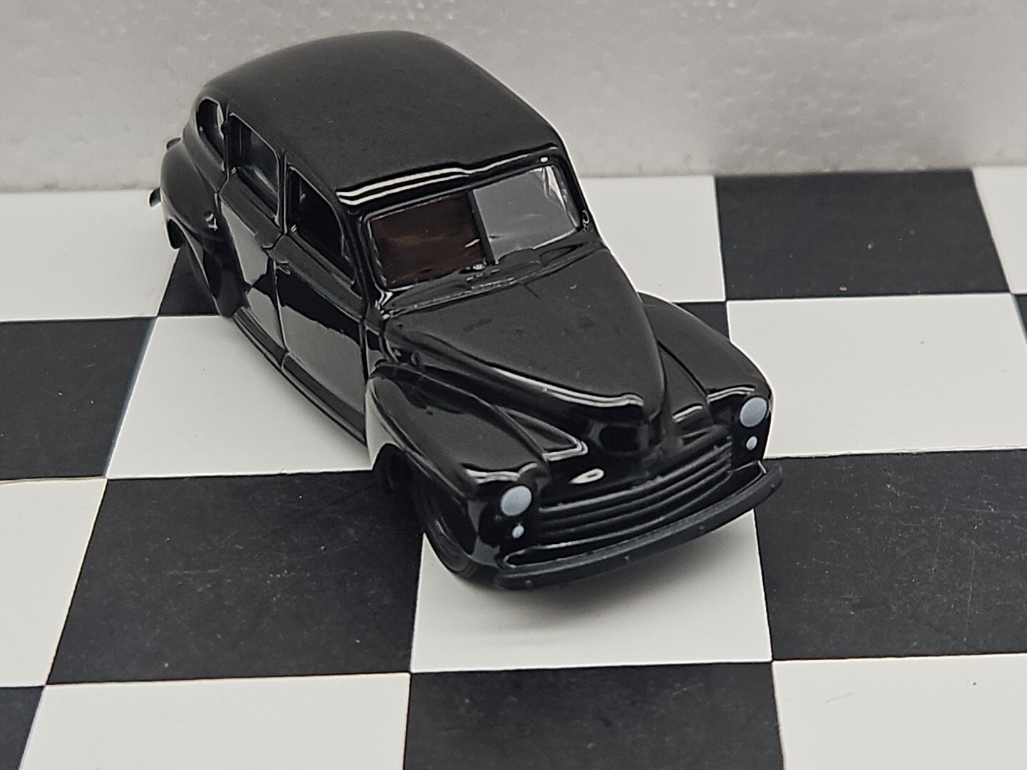 1948 Ford Fordor 4 Door Super DELUXE LOWRIDER 1:64 Scale Car Greenlight HOT ROD