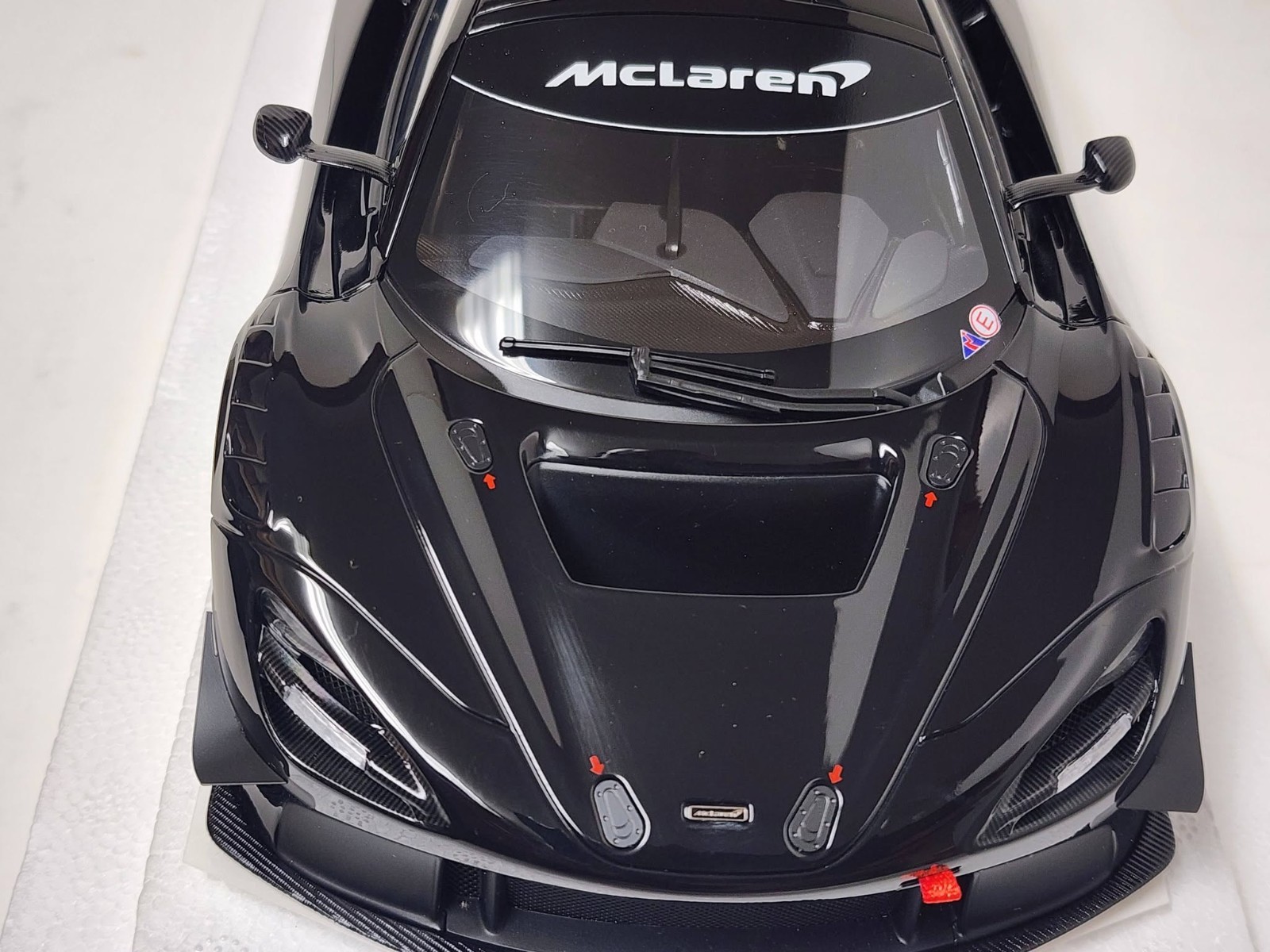 AUTOart – 1/18 die cast: McLaren 720S GT3, gloss black