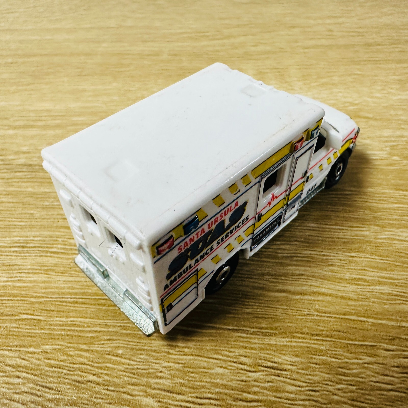 Ford E350 Ambulance White SUAS Santa Ursula 2015 EMT 5 Pack MB944