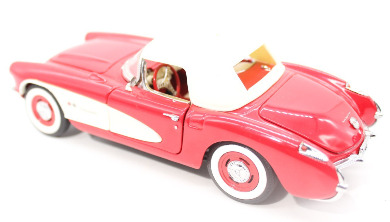 Franklin Mint 1957 Chevrolet Corvette Convertible Die-Cast Model Car 1:24 Scale