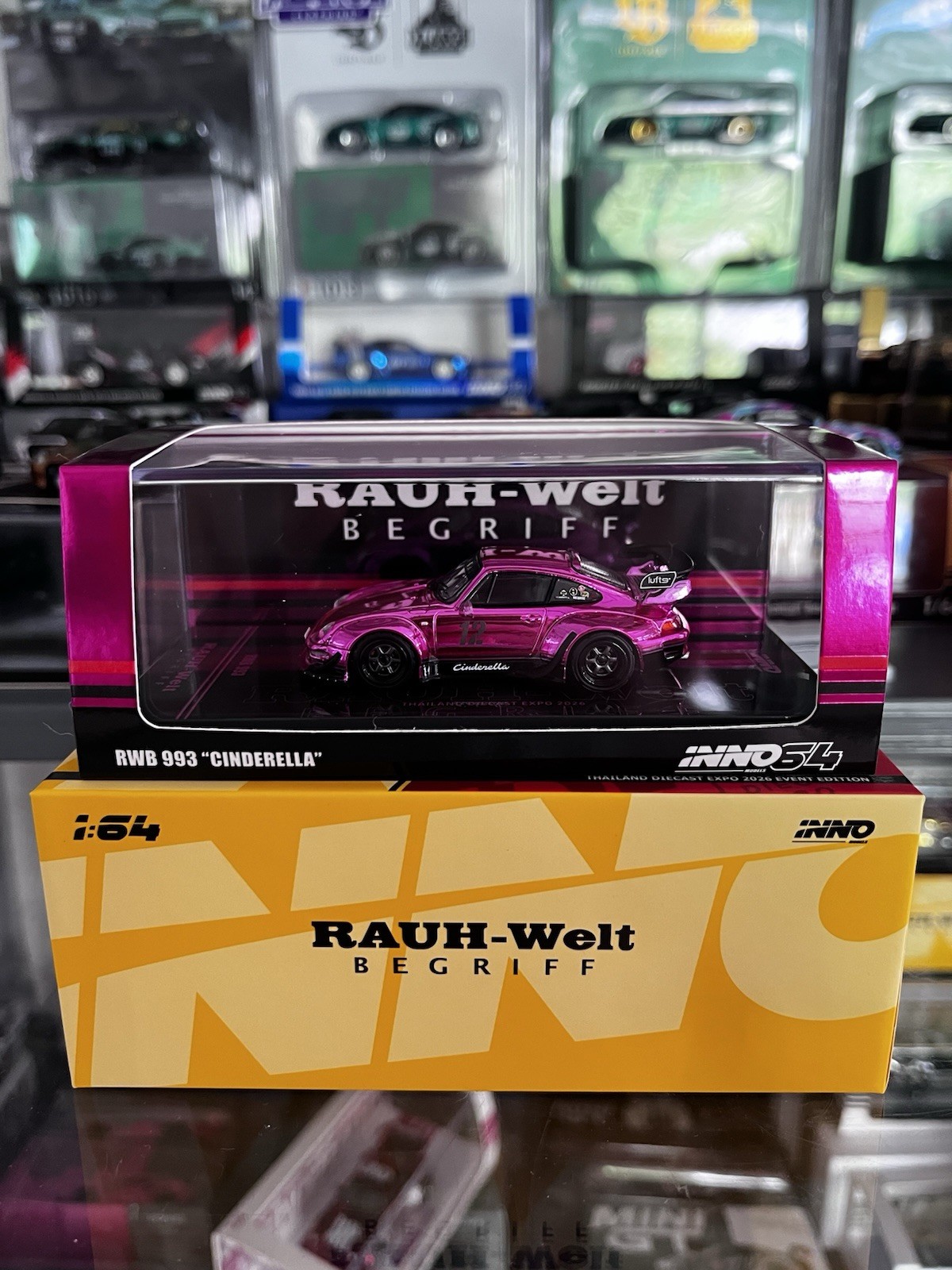 INNO64 TDE2026 Chase Porsche RWB 993 Pink Cinderella with Box