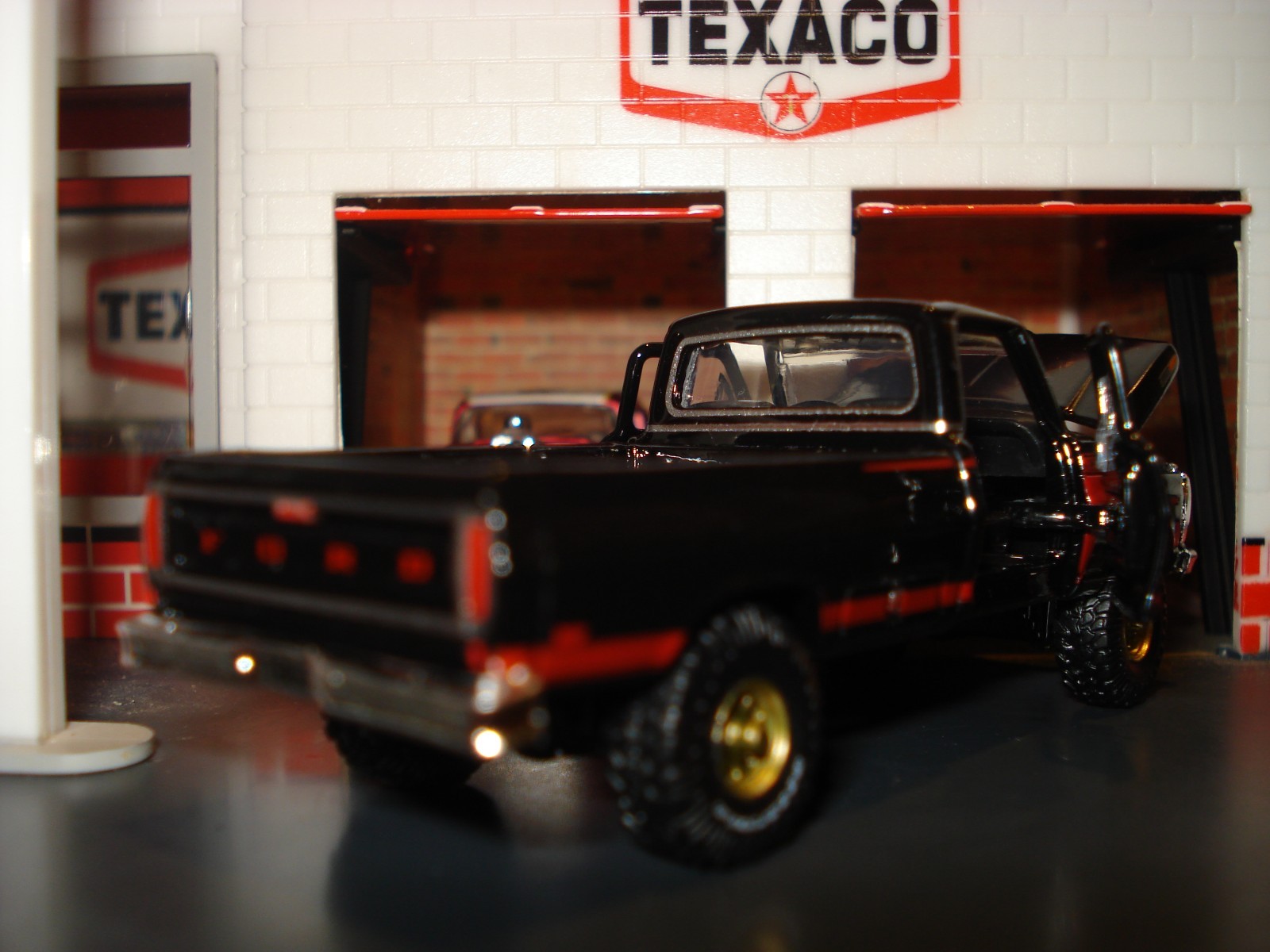 1969 FORD F-250 RANGER 4X4 LONG BOX PICKUP CUSTOM LIMITED EDITION 1/64 M2