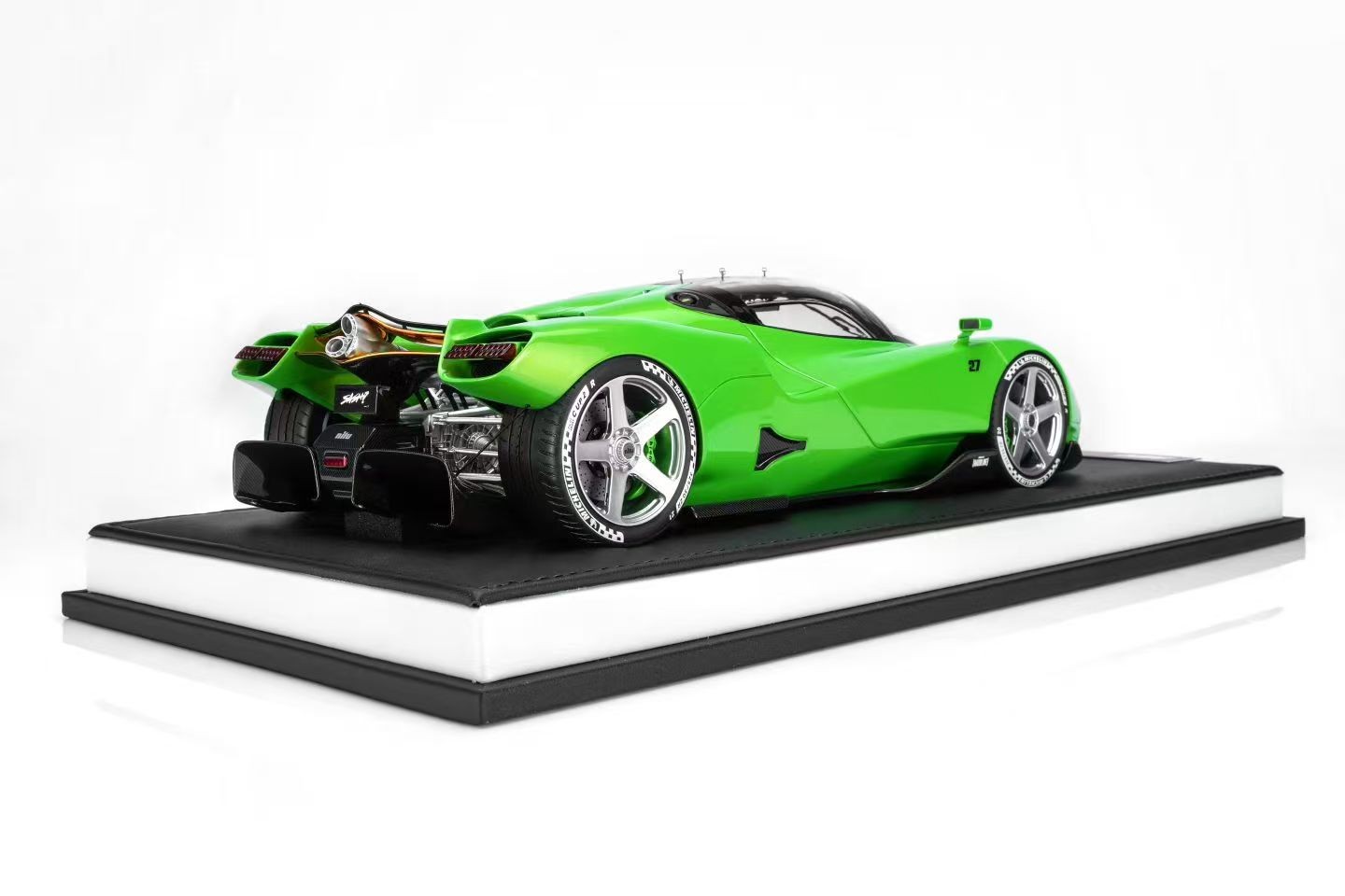 Motorhelix 1:18 Nilu 27 Hypercar Limited Edition Resin Car Model