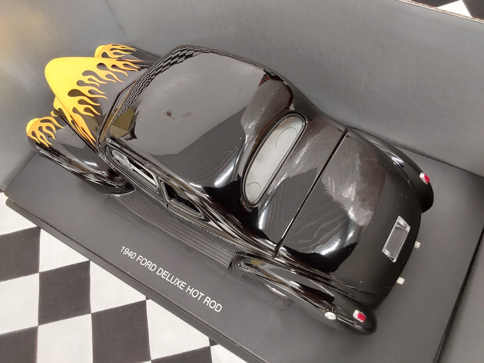 1940 Ford Deluxe Hot Rod Coupe Flathead V-8 Tri-Power Eagle’s Race 1/18 scale
