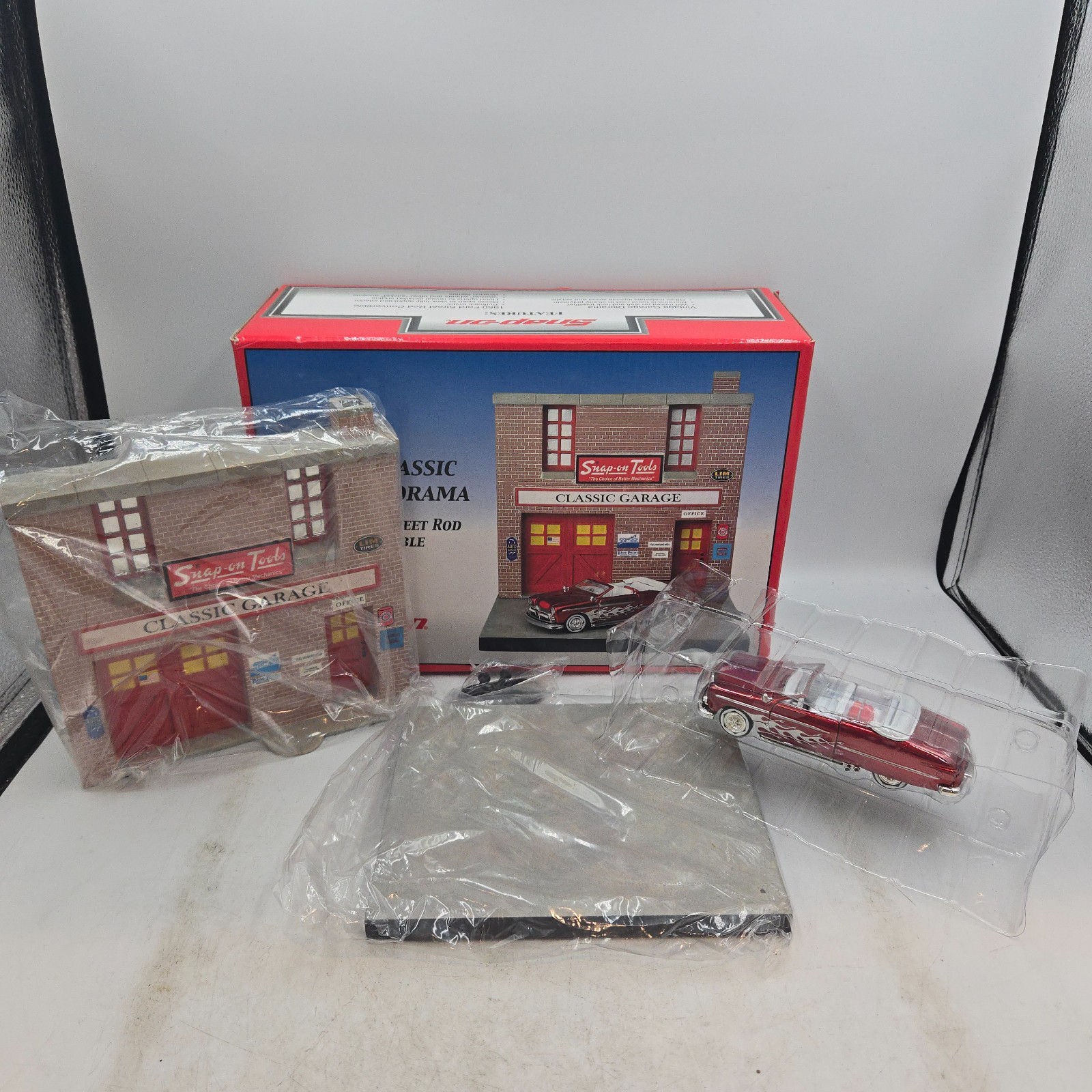 Snap On 1950s Classic Garage Diorama w/ 1950 Ford Street Rod Convertible BS8
