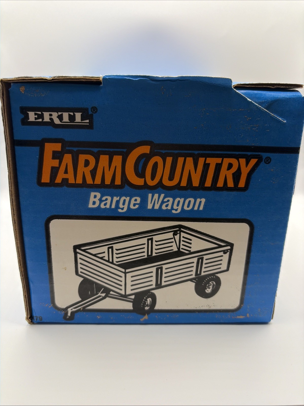 ERTL FarmCountey Barge Wagon – 1/16 Scale