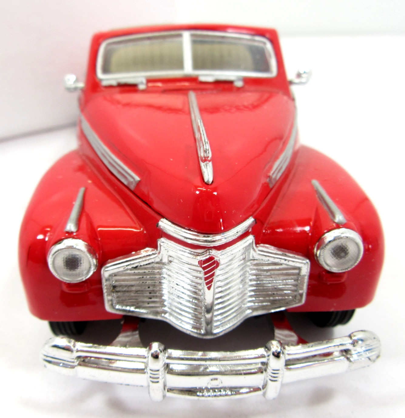 1941 Chevrolet Deluxe Red Diecast 1:32 Arko National Motor Museum Mint