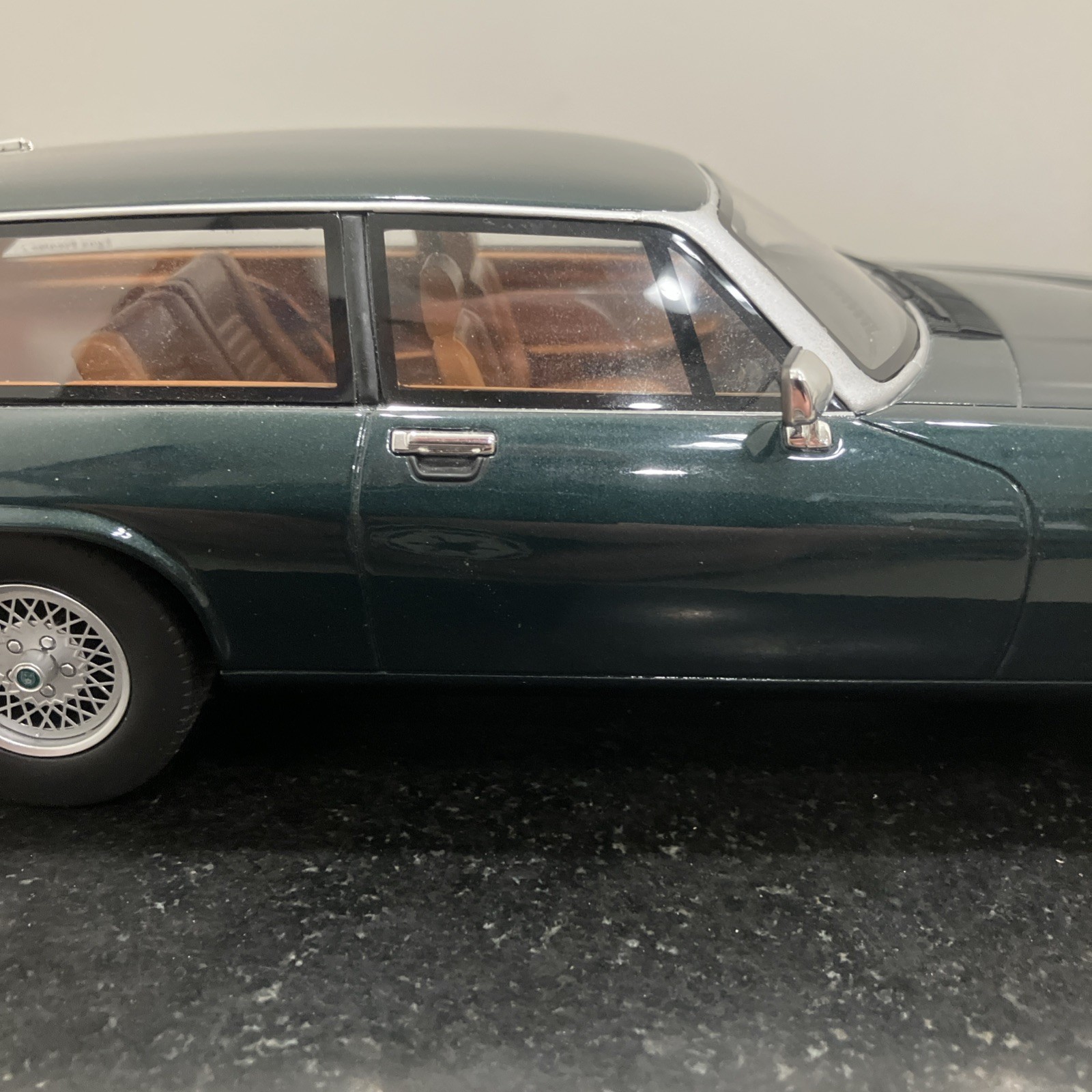 1:18 Scale GT Spirit 1983 Jaguar XJS Lynx Eventer Green