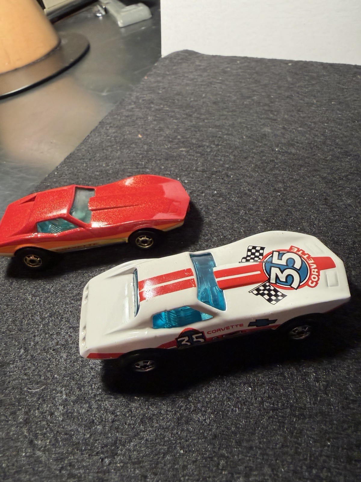Hot Wheels LOT of 6 vintage Corvette Stingrays loose-all diff see photos please