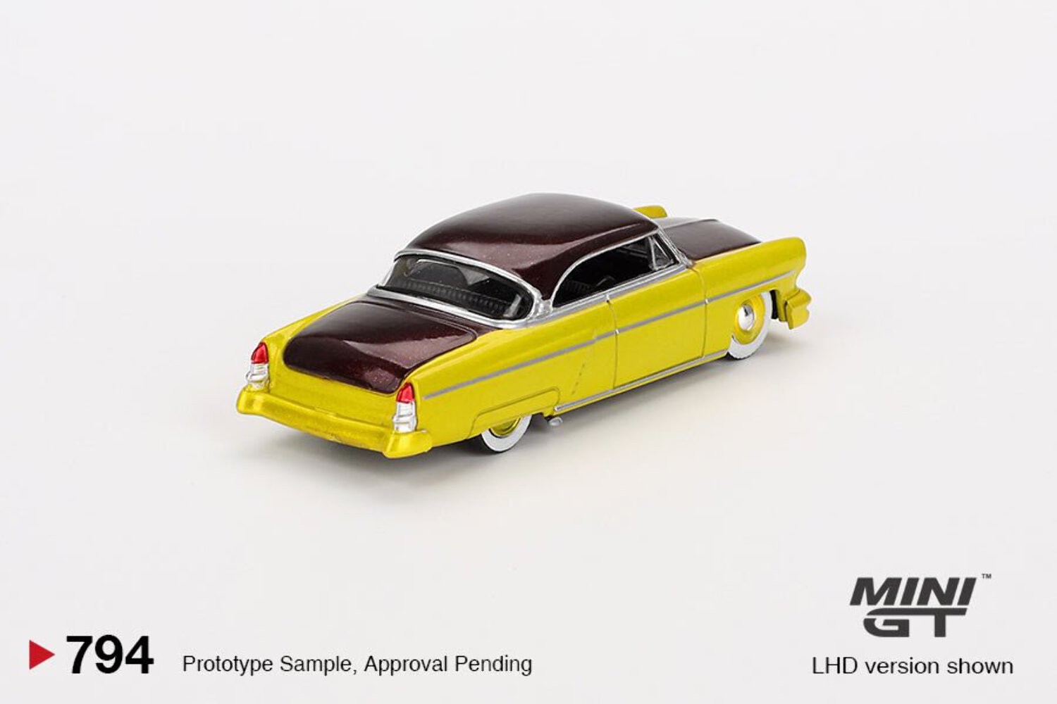 Mini GT 1:64 1954 Lincoln Capri Custom Hot Rod – Lime Yellow