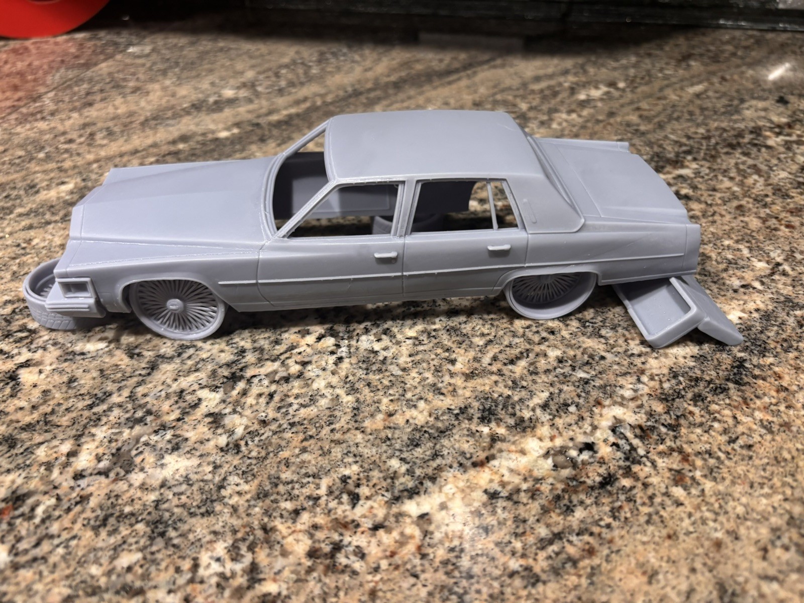 1979 Cadillac Fleetwood Kit (1/24) WINDOWS INCLDUED