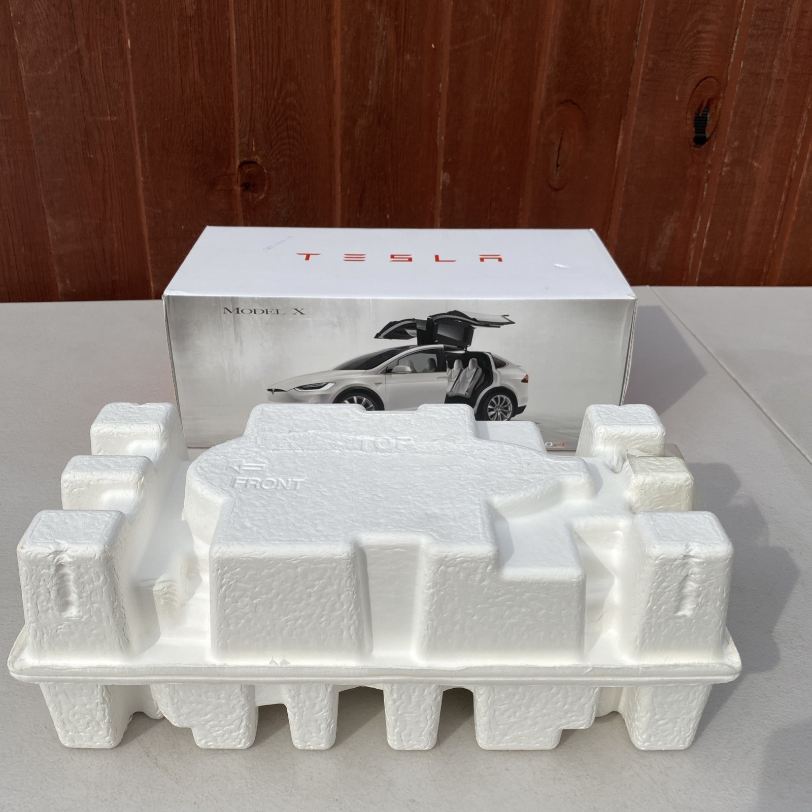 Tesla Model x P100D Metallic Grey 1/18 Scale Diecast Model – Dealer Edition New