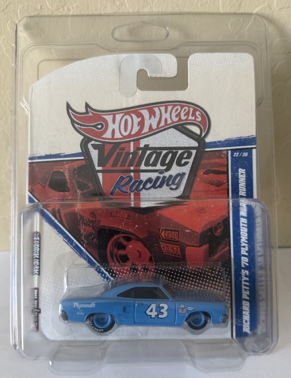 Hot Wheels 2011 Vintage Racing Richard Petty ’70 Plymouth Road Runner #22/30