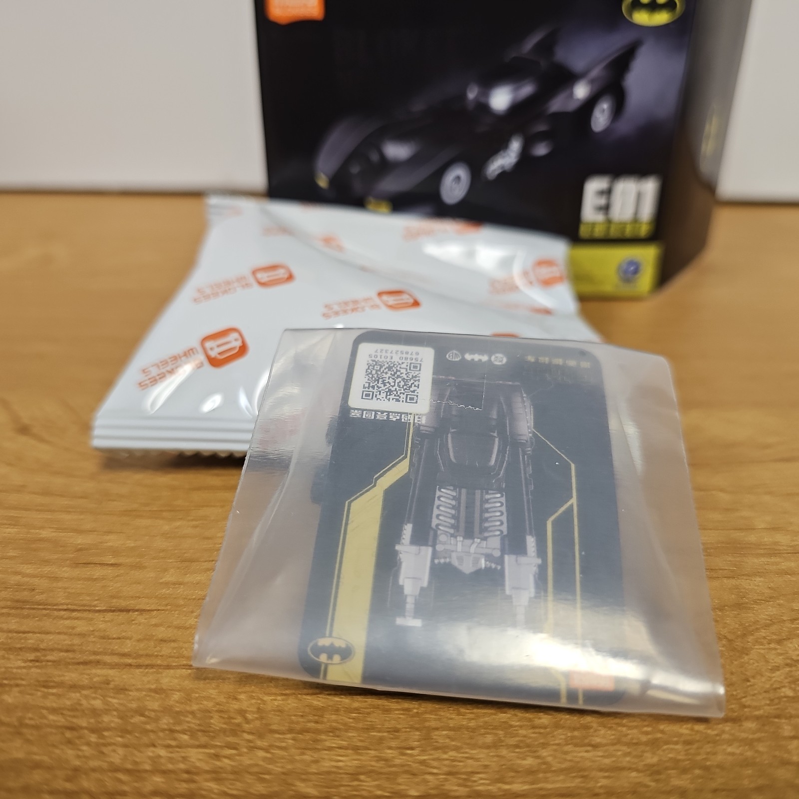 US Seller! Blokees Wheels E01 White Knight Batmobile Batman Comic 1:64 Model