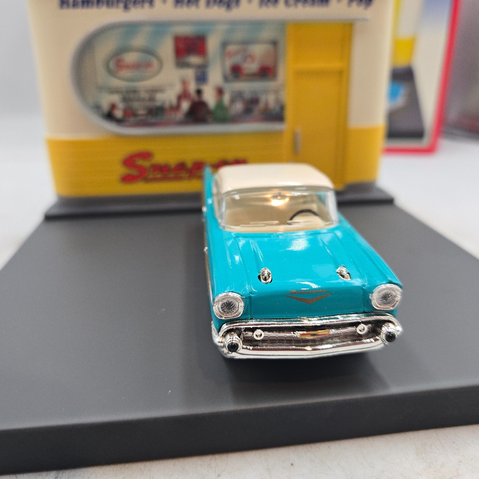 SNAP ON TOOLS RARE Snap-on 1950s Snappy’s Diner Diorama 1957 Chevy – READ DESC