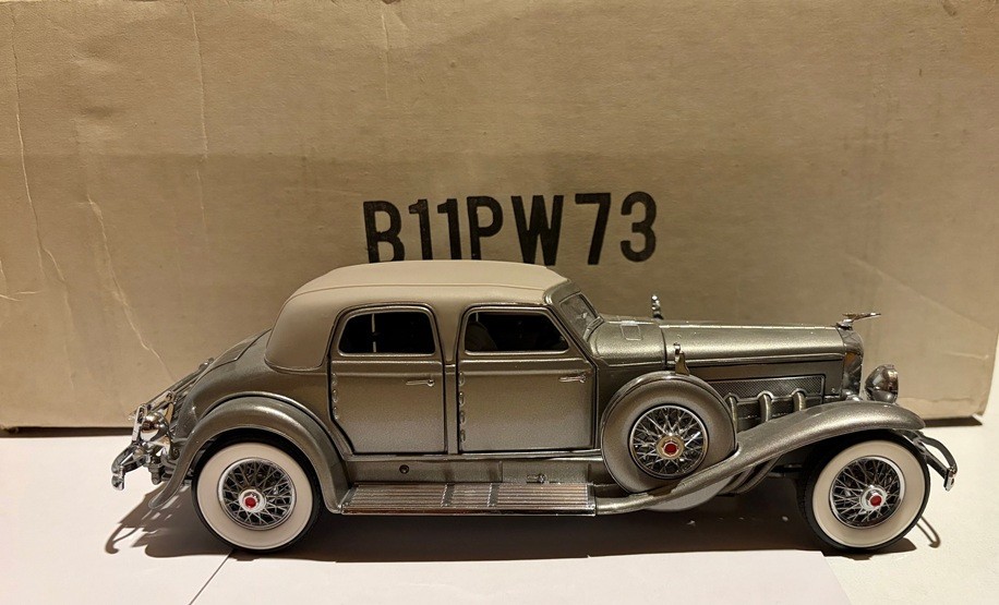 Franklin Mint 1933 Dusenberg SJ Twenty Grand B11PW73 with Box & Certificate