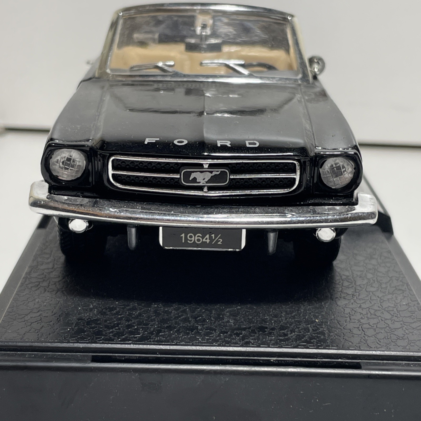 Vintage 1964 1/2 Diecast Ford Mustang Convertible Car 1:24 Scale Black Tan Int