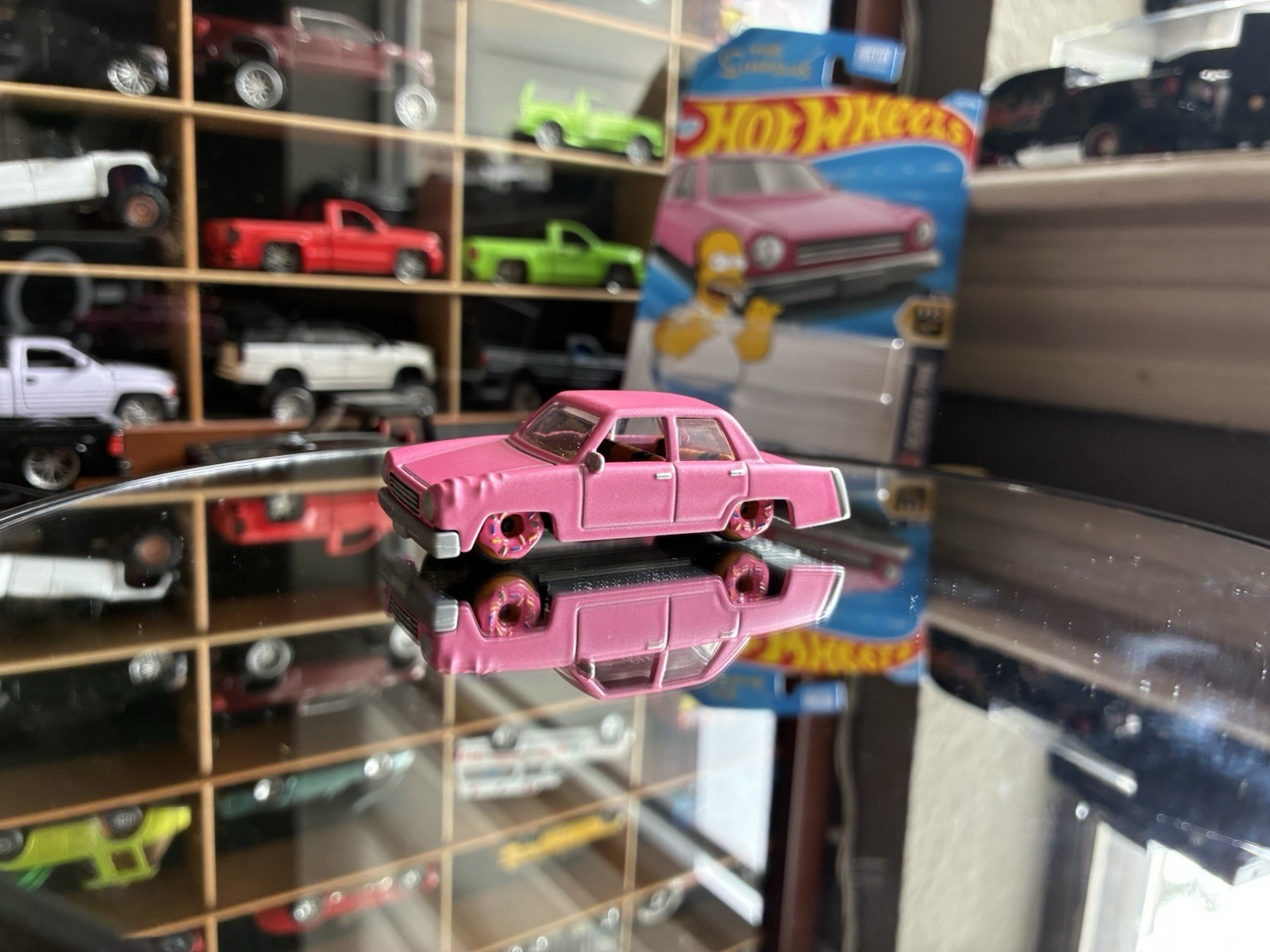 Hot Wheels The Simpsons Family Car HW Screen Time 2026 Pink Homer Simpson
