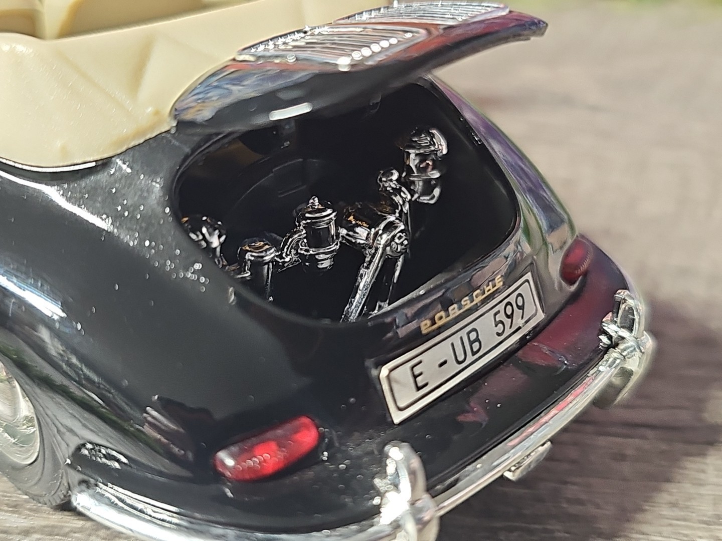 Vntg 2004 Welly 1961 Porsche 356B Cabriolet Black 1:24 Scale Diecast Car NO BOX