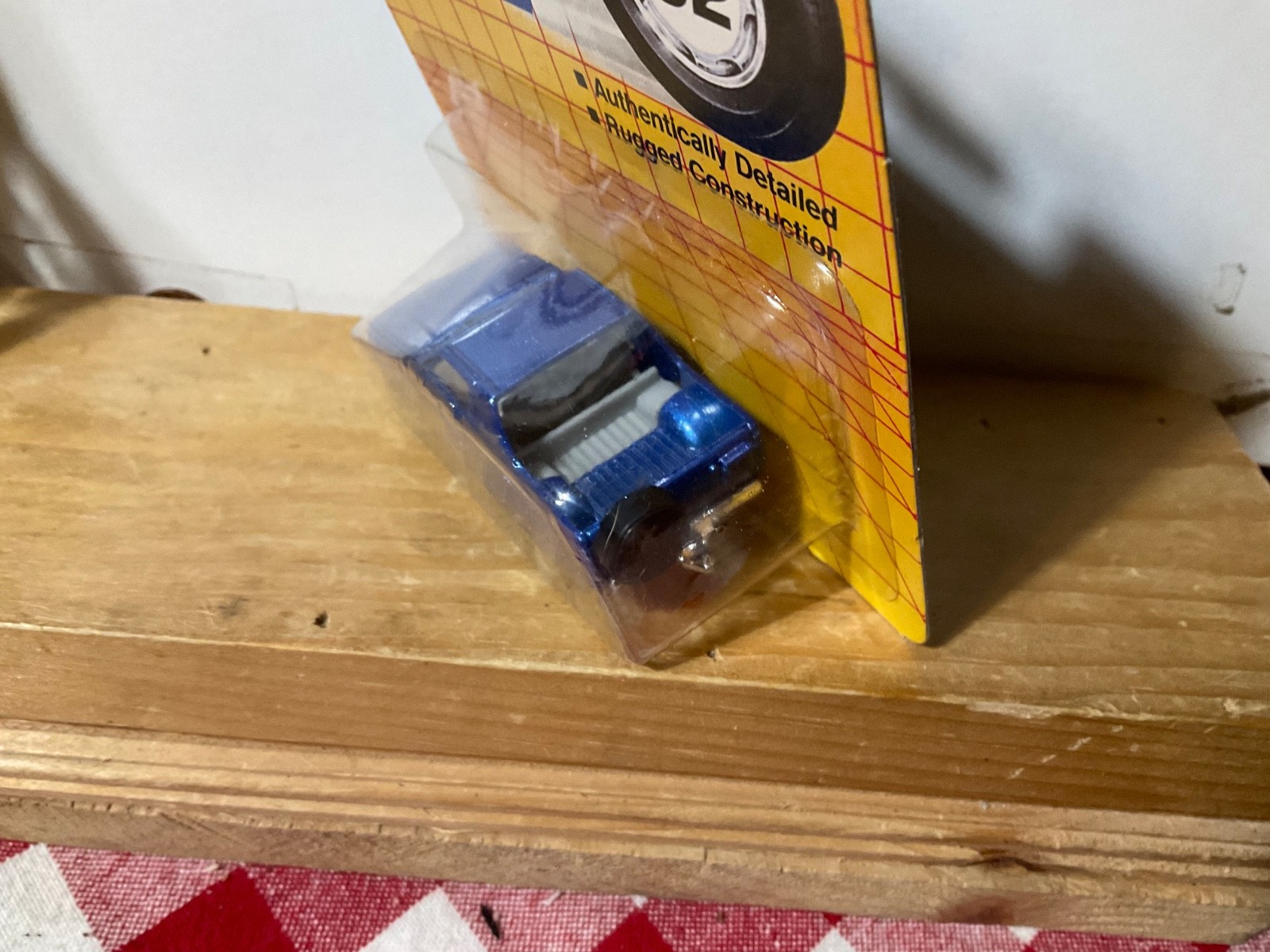 Matchbox 1990 MB 52 new model Isuzu Amigo color is metallic blue.