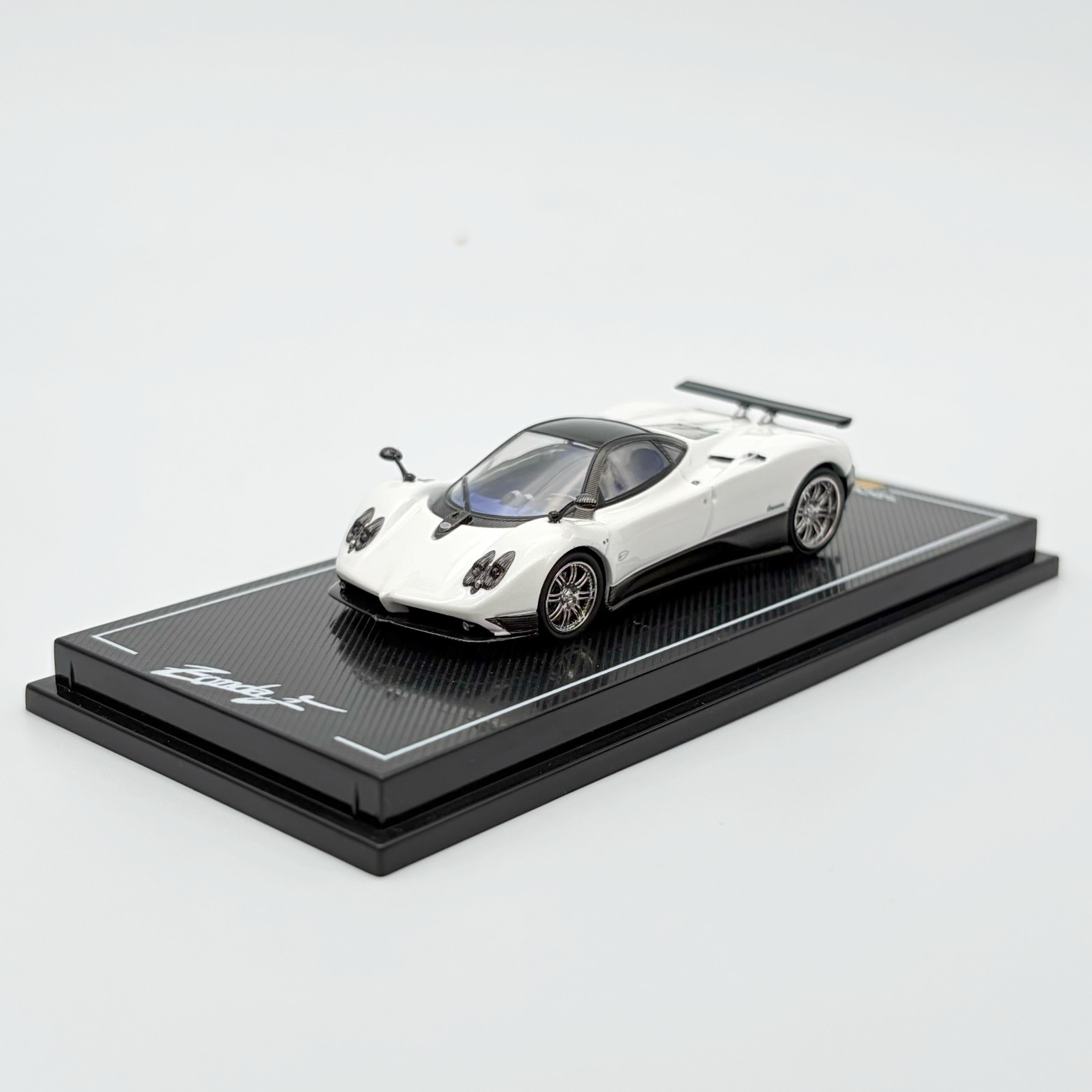 CM-Model 1:64 Pagani ZondaF – Pearl white – CM64-ZONDAF-01