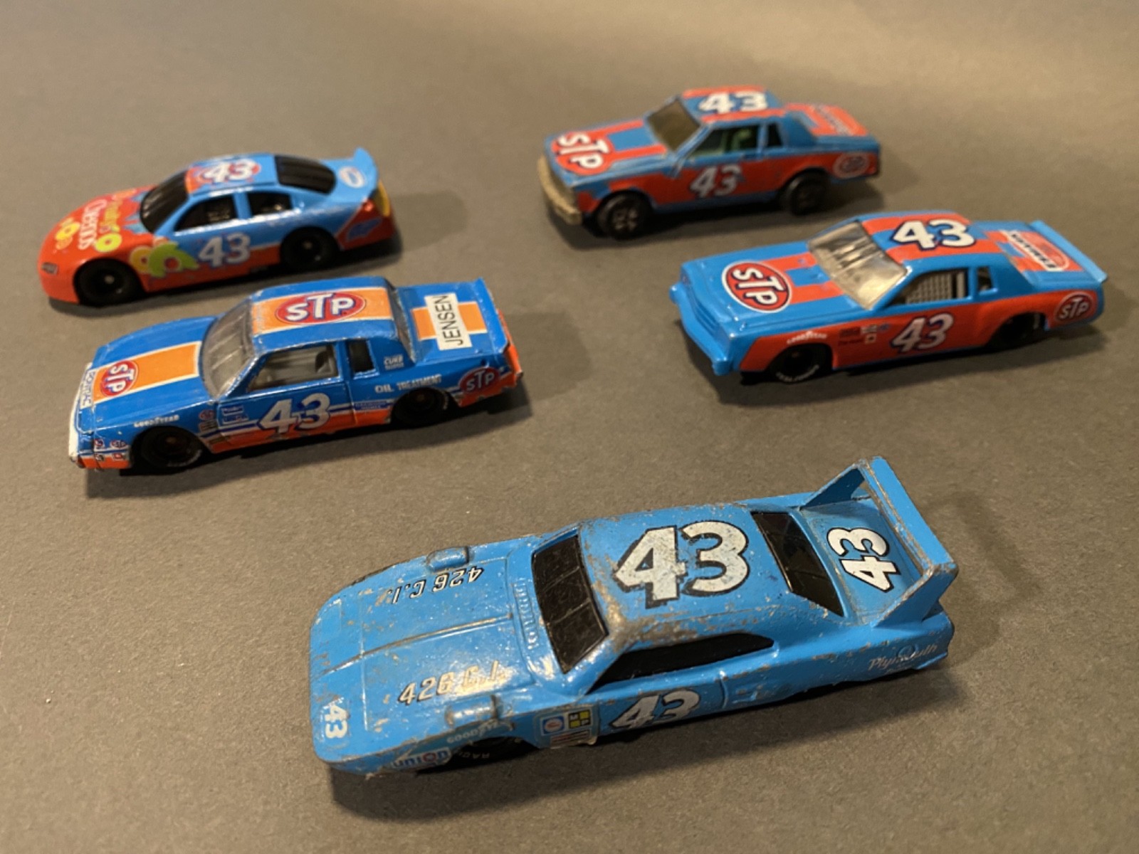 LOT of FIVE Richard Petty #43 Plymouth NASCAR Diecast 1/64 Cars