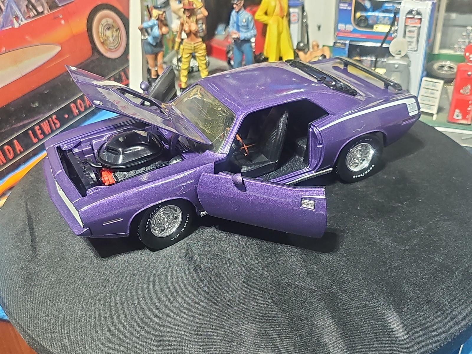 VINTAGE Ertl 1970 Plymouth Hemi Cuda Purple NICE CAR 🚗 READ 📚