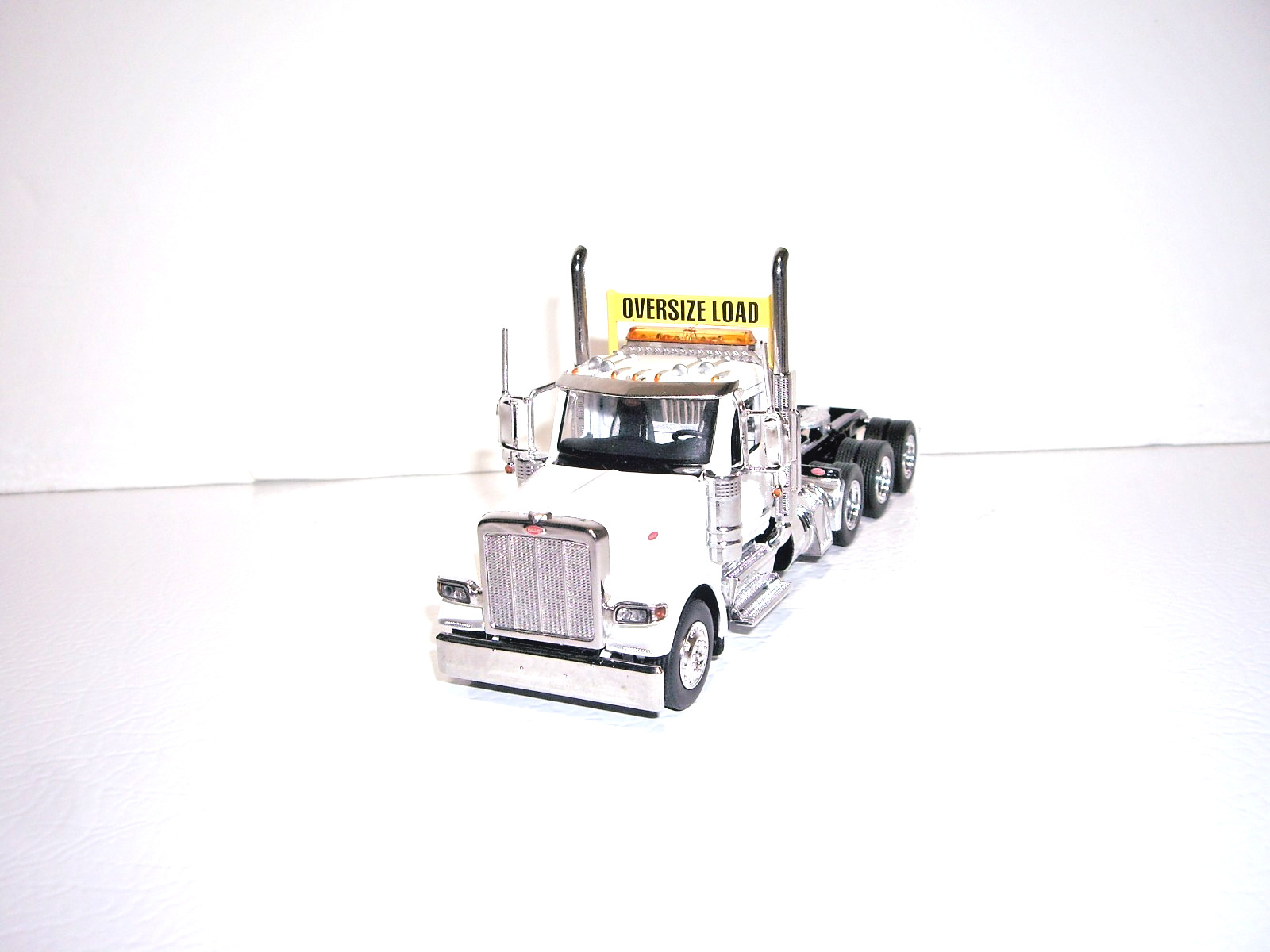 DIECAST MASTERS 1/64 PETE 589 & TRAILKING LOWBOY, JEEP&BOOSTER SAME SCALE AS DCP