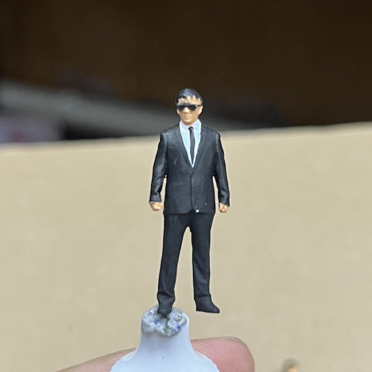 1:43/64/87 Diorama Bodyguard Figure Model City Street Scene Display Dolls Model