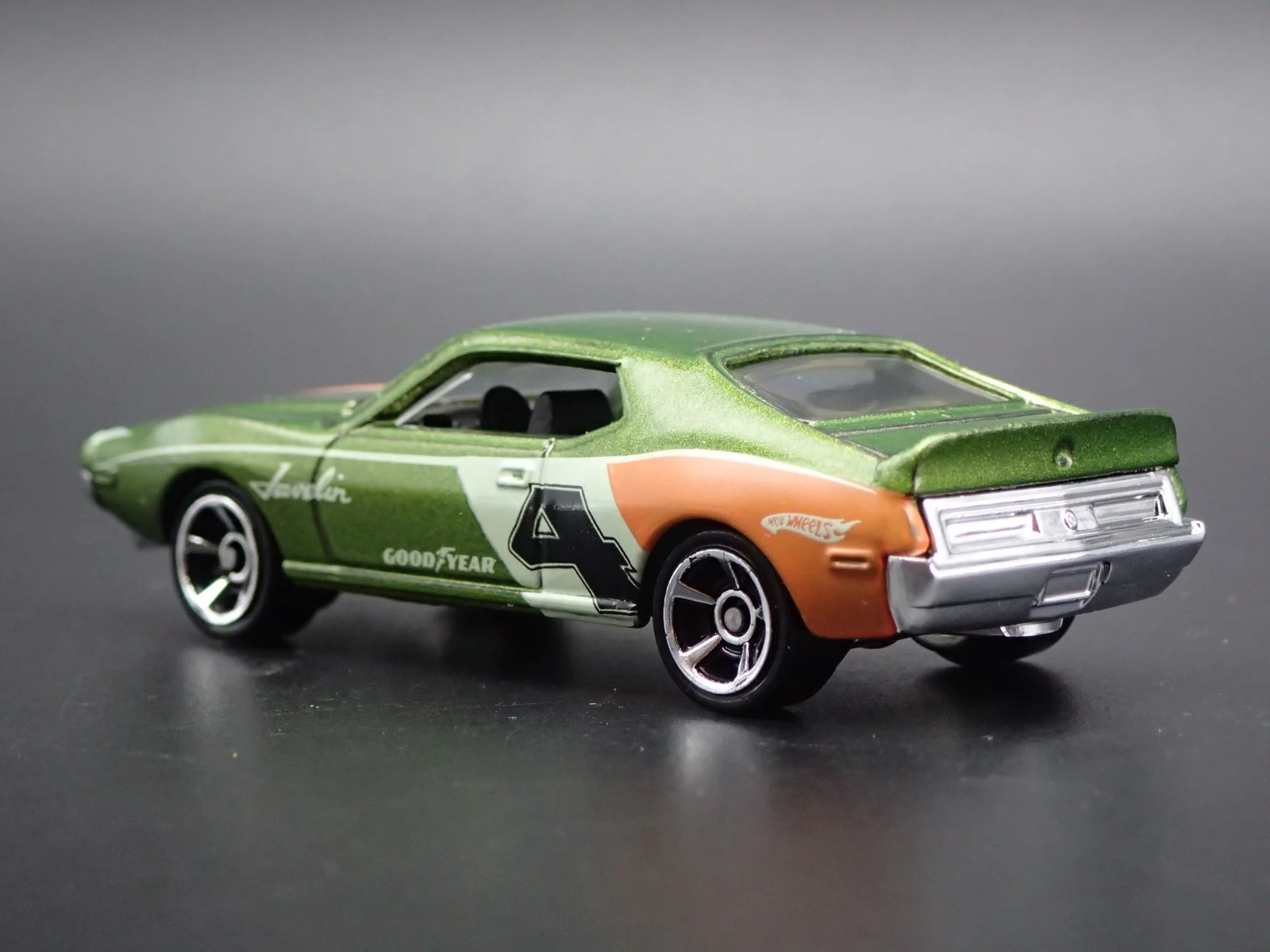 1971 71 AMC JAVELIN AMX RARE 1:64 SCALE COLLECTIBLE DIORAMA DIECAST MODEL CAR